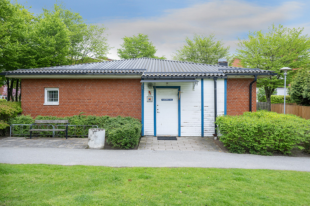 Miljöhus på gården