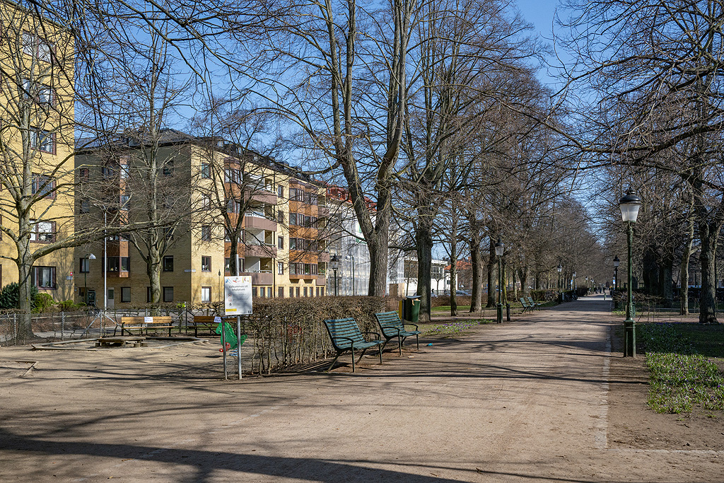 Promenadstråket leder till...