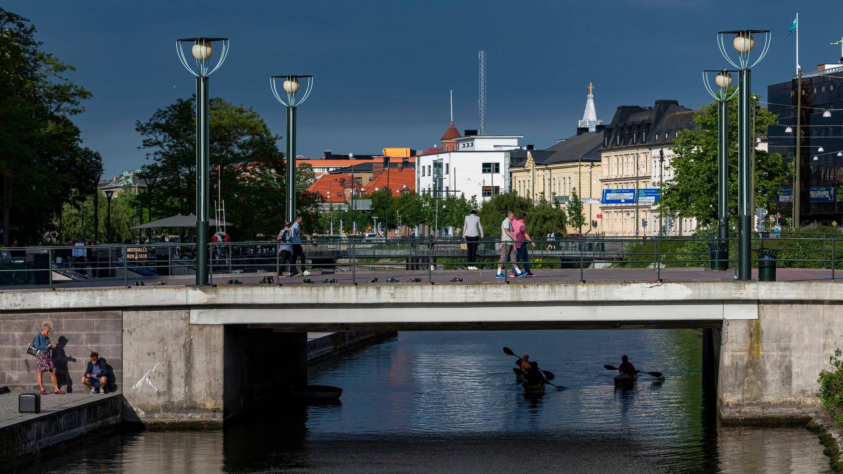 När man bor här är vattnet nära  och broarna många