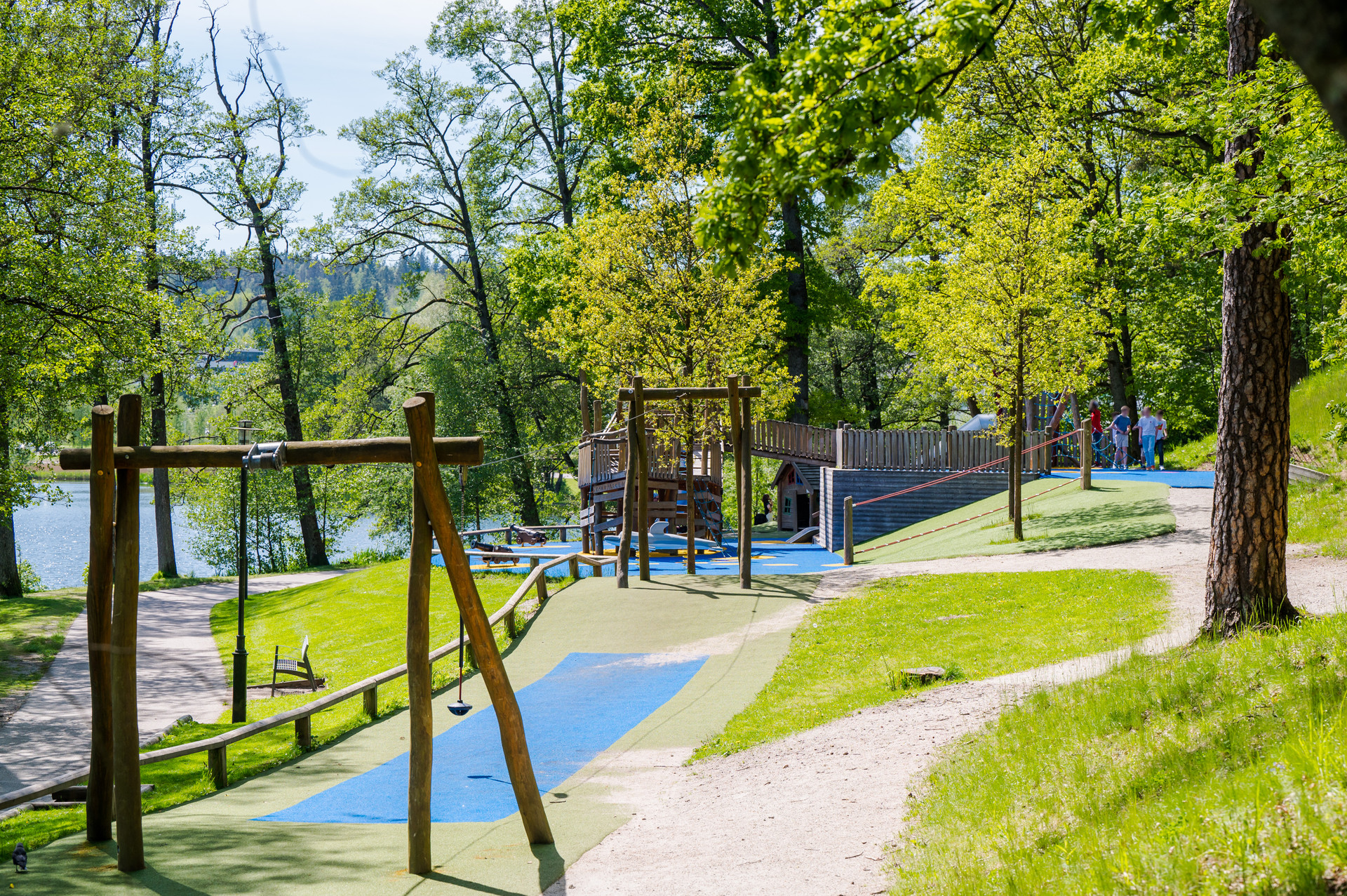 Närbelägna lekplatsen invid Ramnasjön