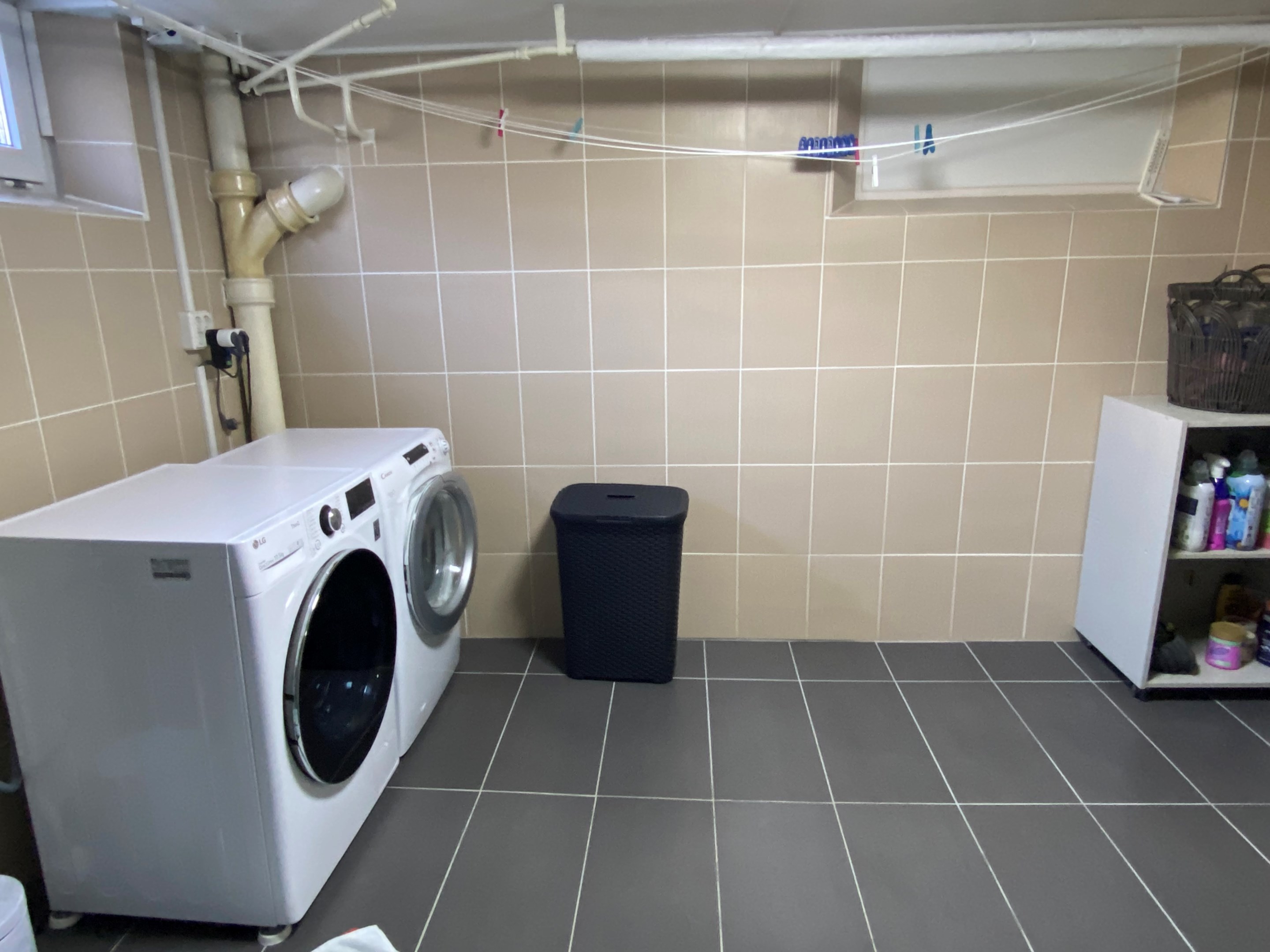 Tvättstuga, källare.