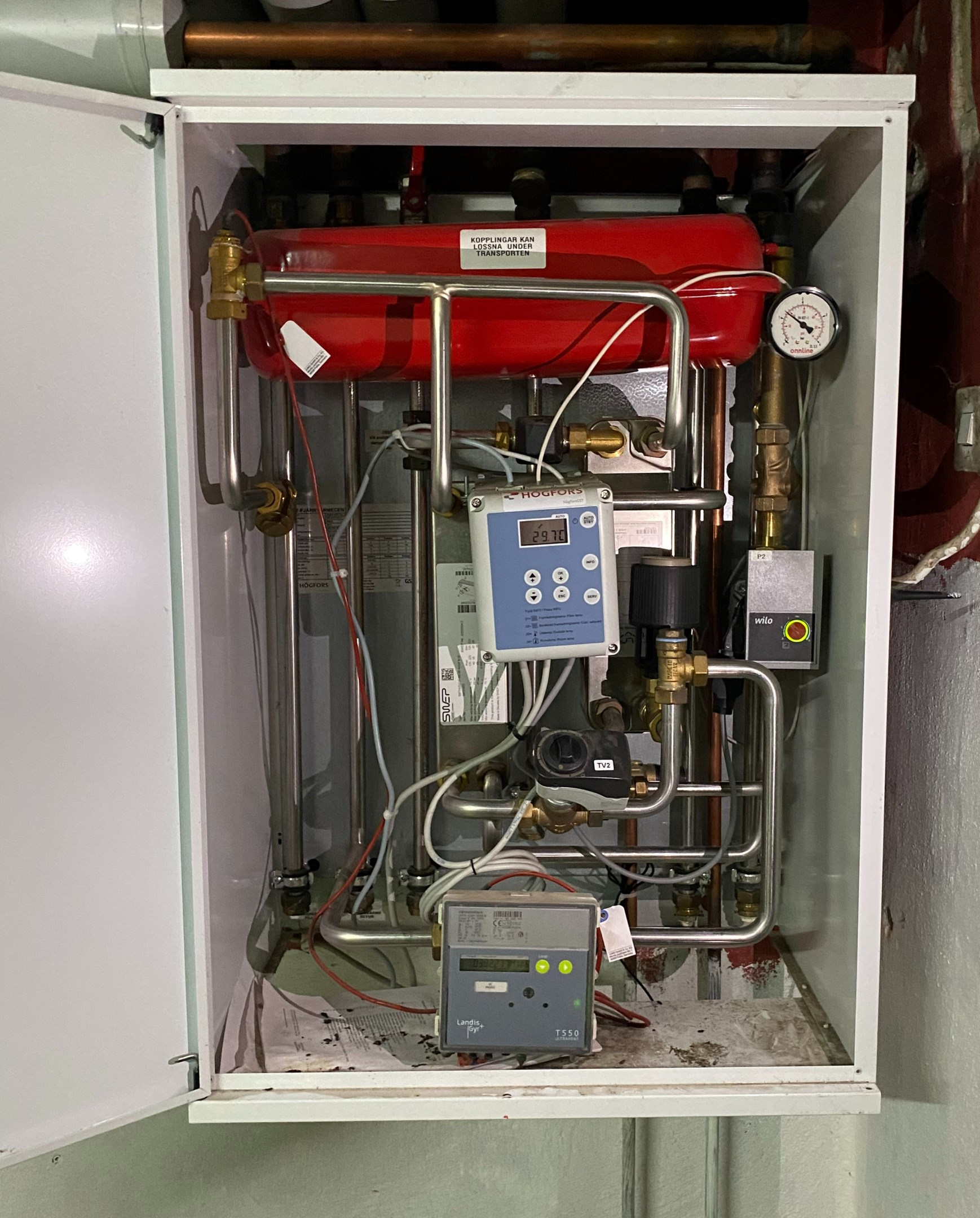 Fjärrvärmeanslutning, källare.