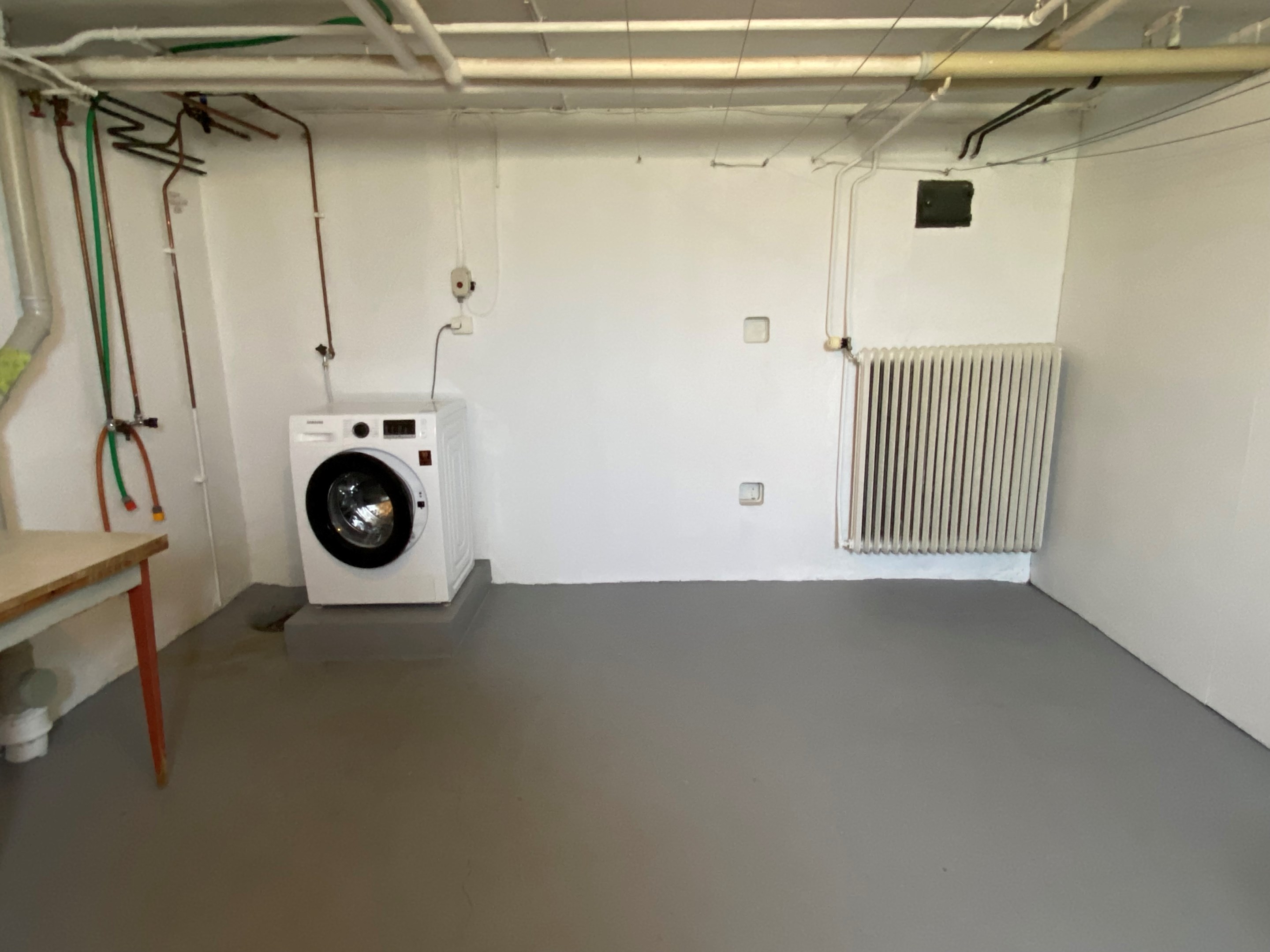 Tvättstuga, källare.