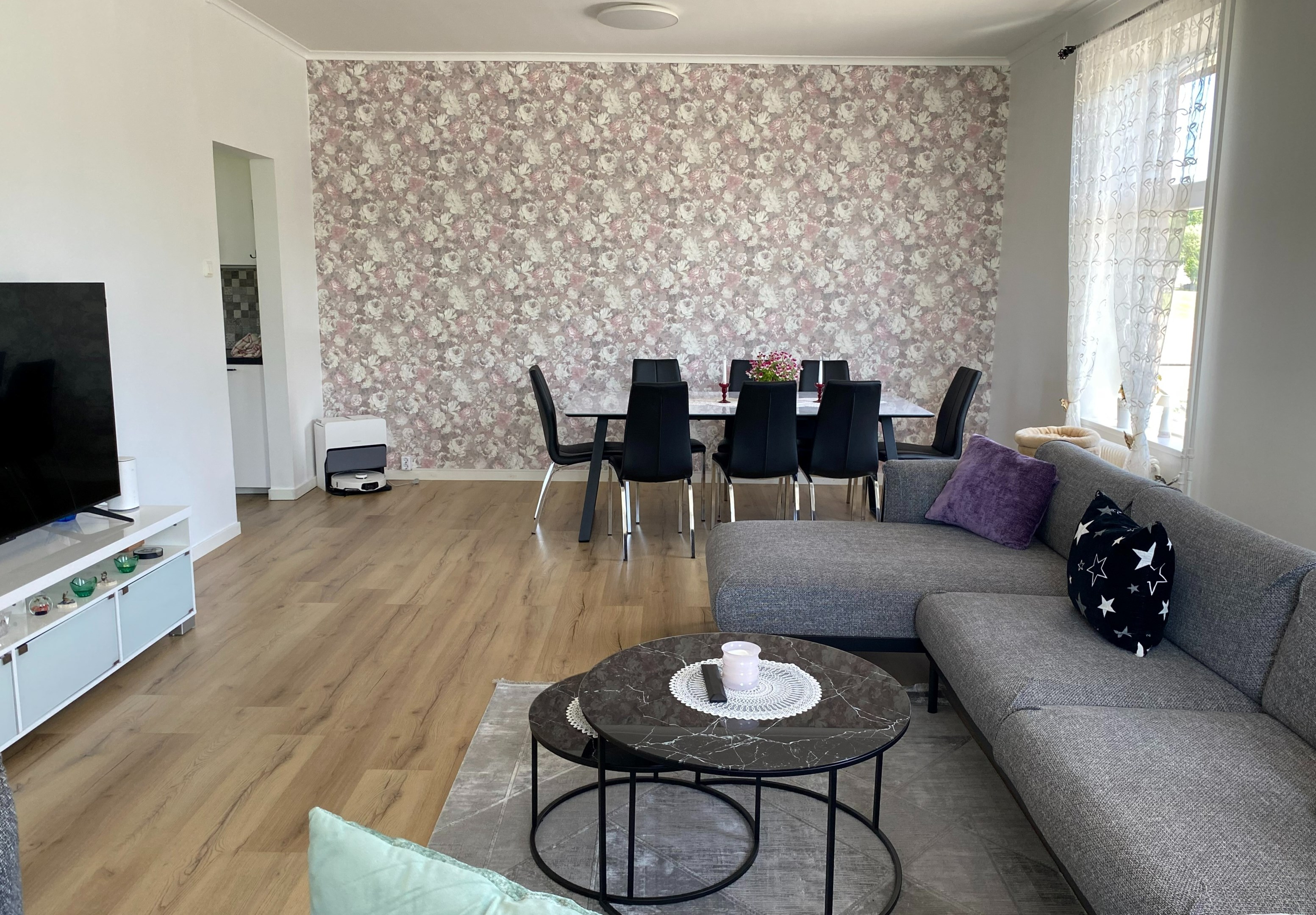 Vardagsrum, lägenhet 1 bv.