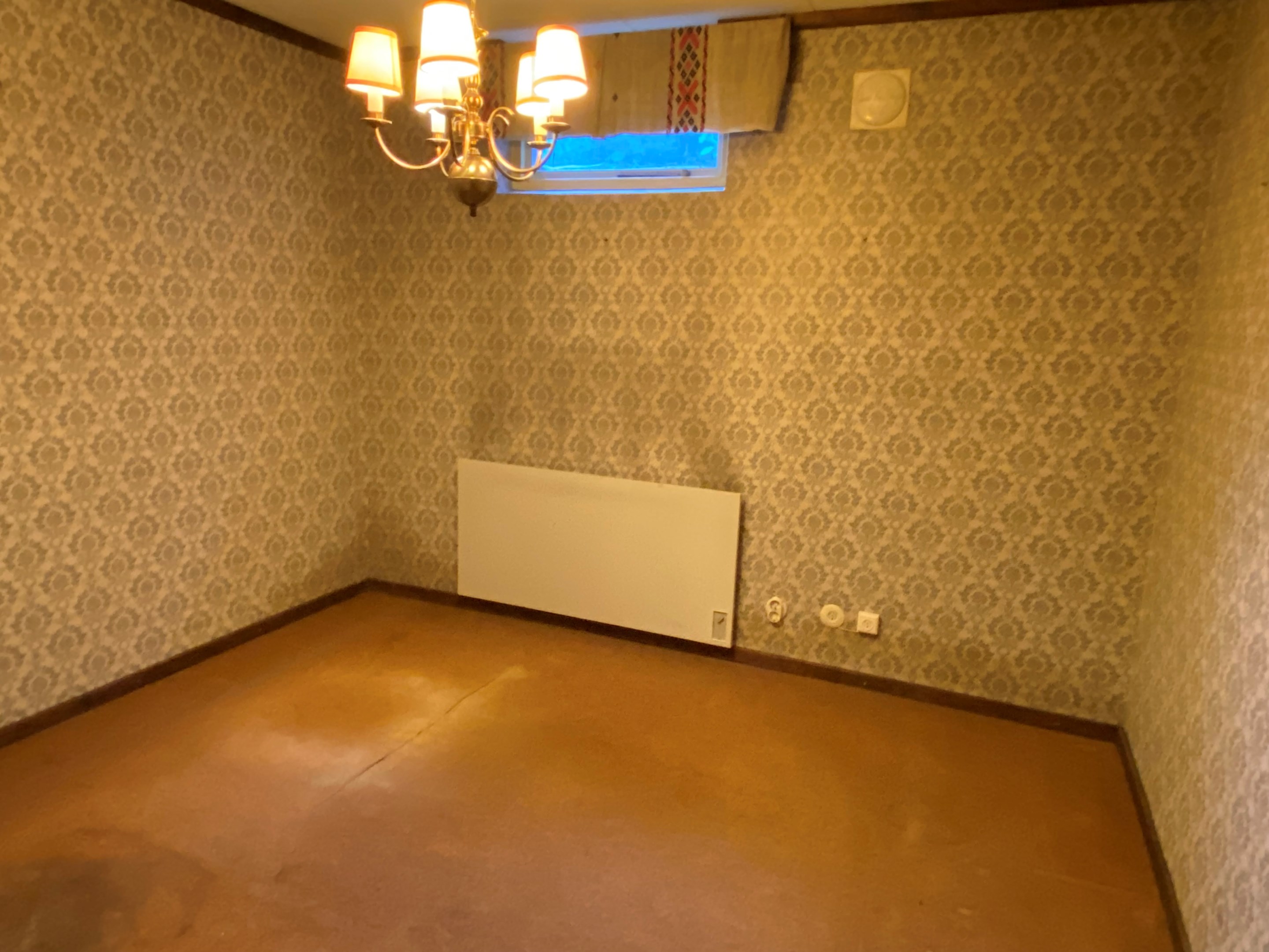 Förrådsrum, källare.