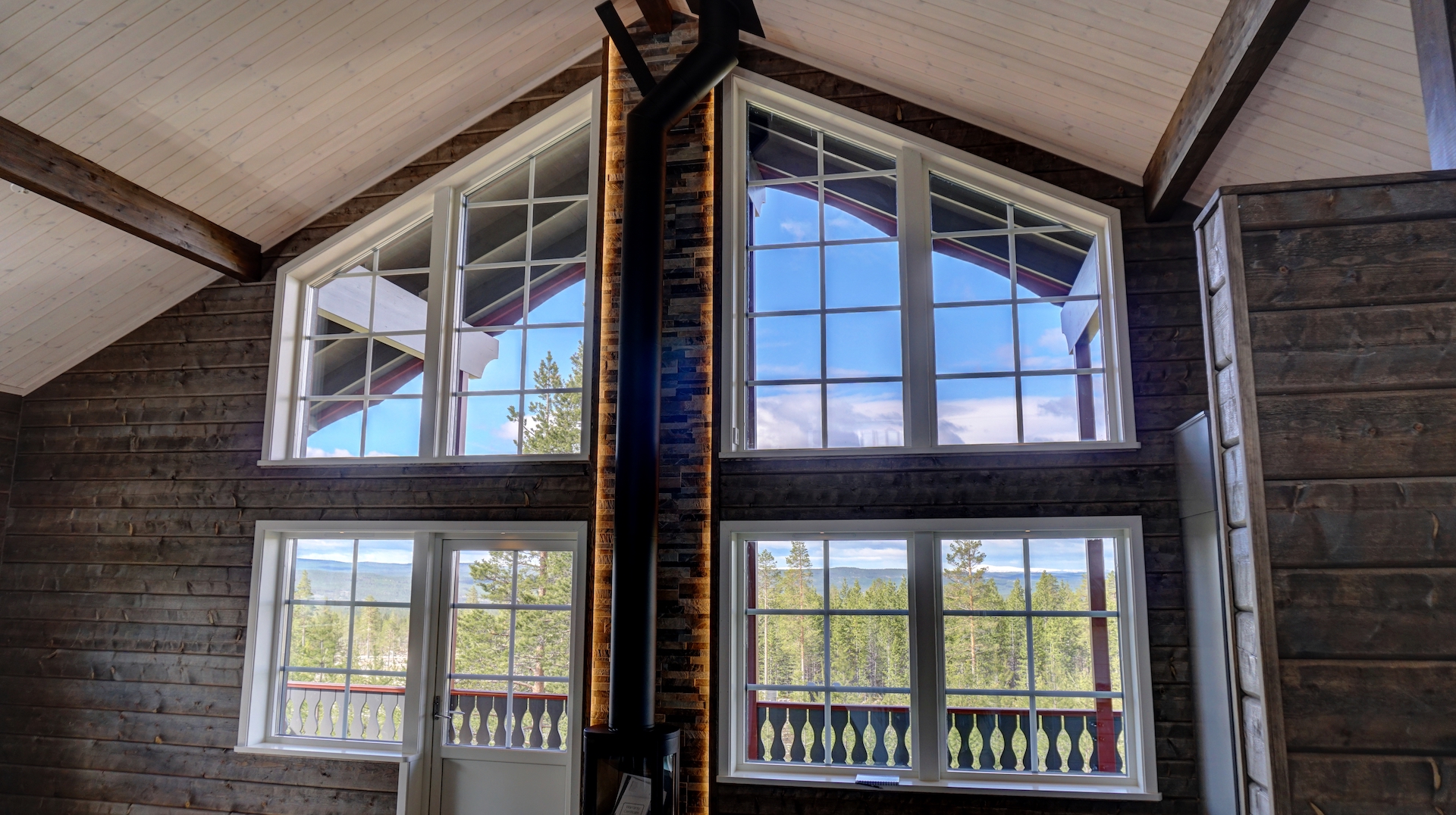 Stora fönster mot fjällvärlden