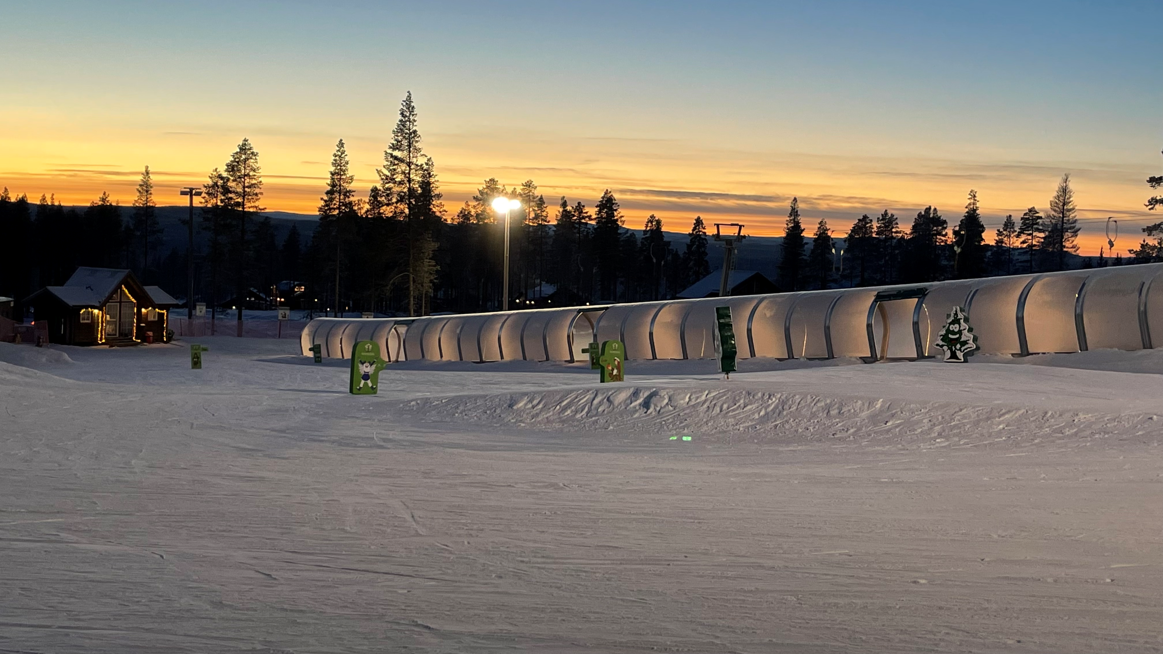 Skidtunnel och barnområde