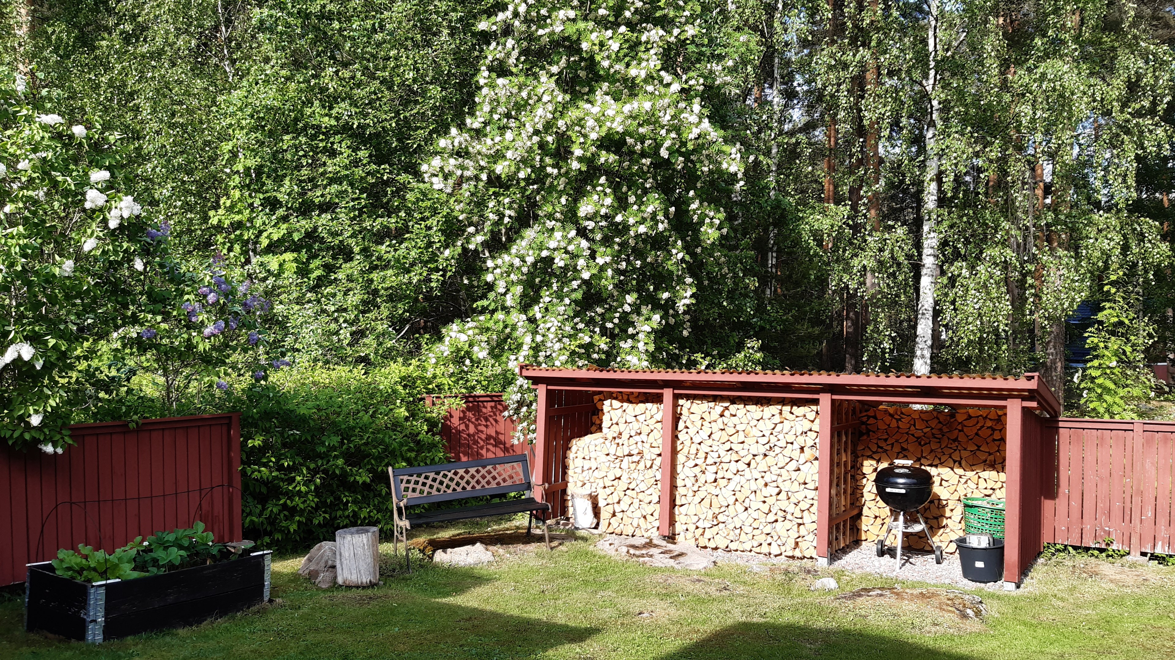 Gott om plats för ved till braskaminen