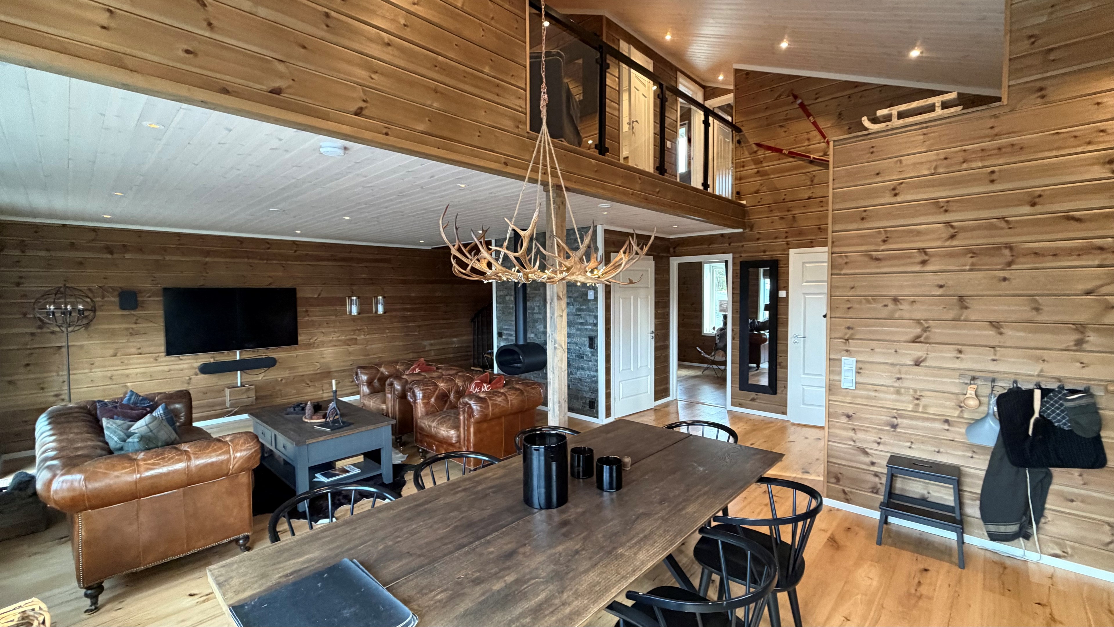 Matplats/kök mot vardagsrum