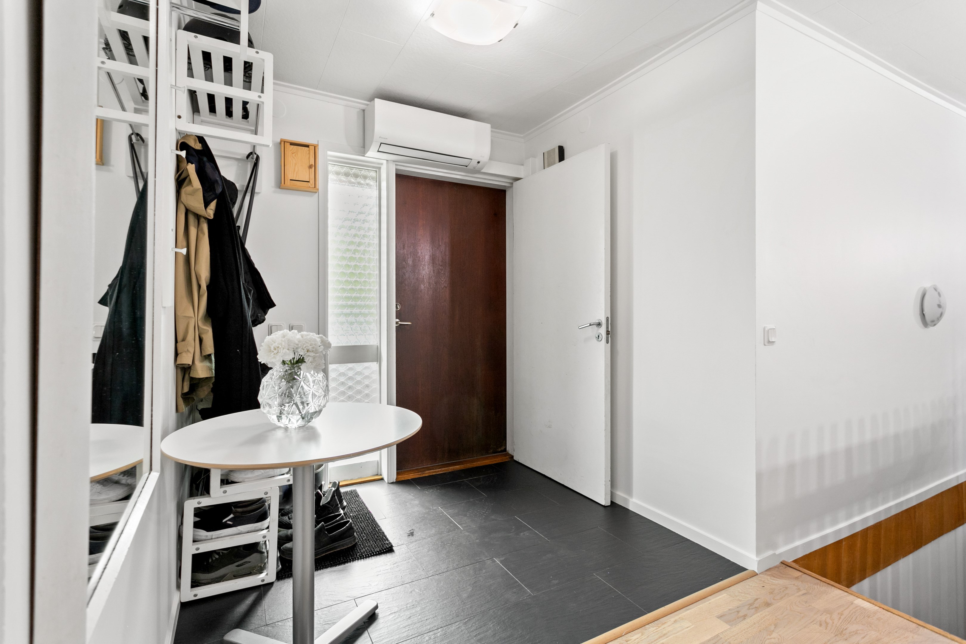 Entrén med plats för ytterkläder