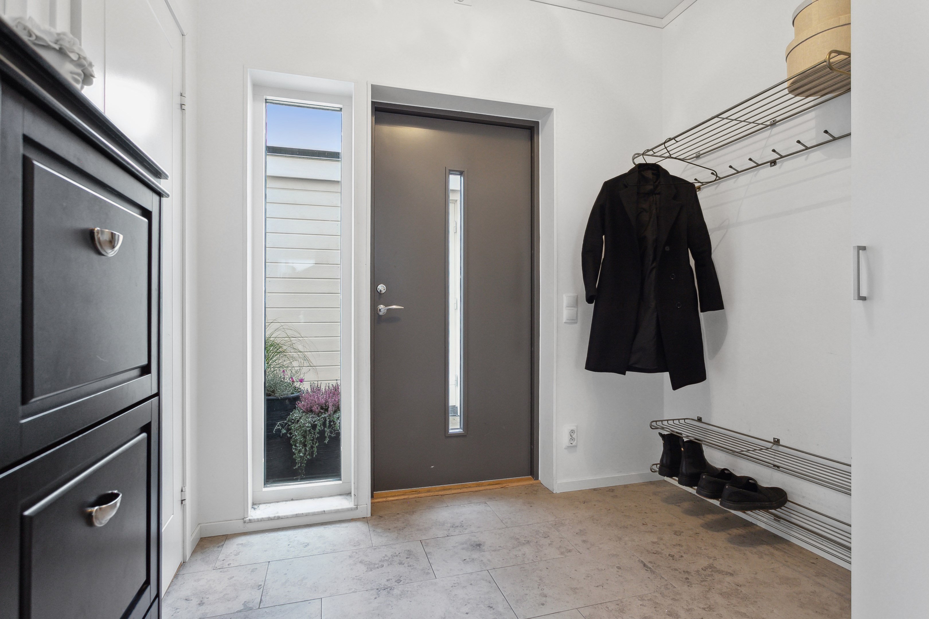 Ljus och välkomnande hall/entré