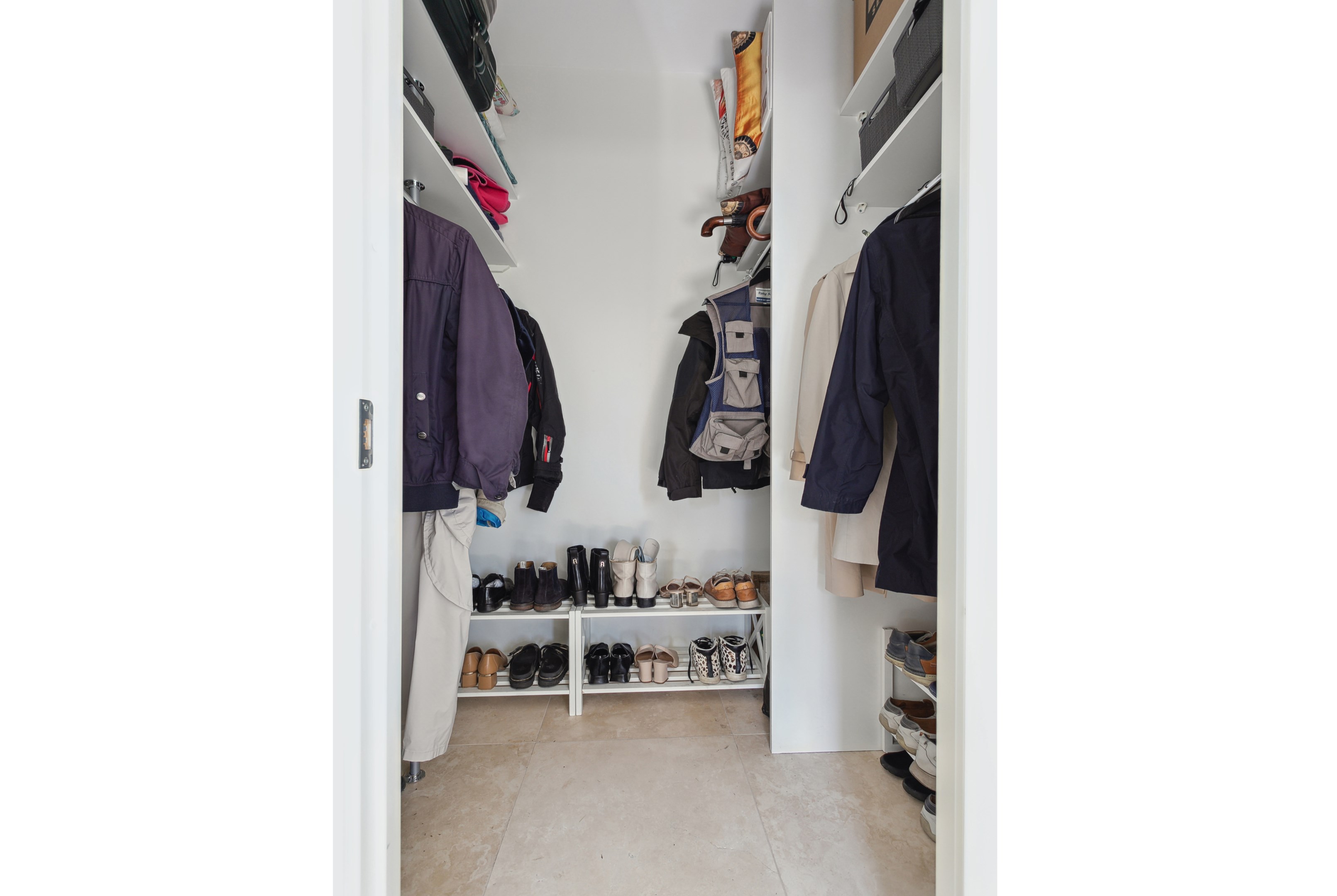 Praktisk klädkammare intill entré/hall