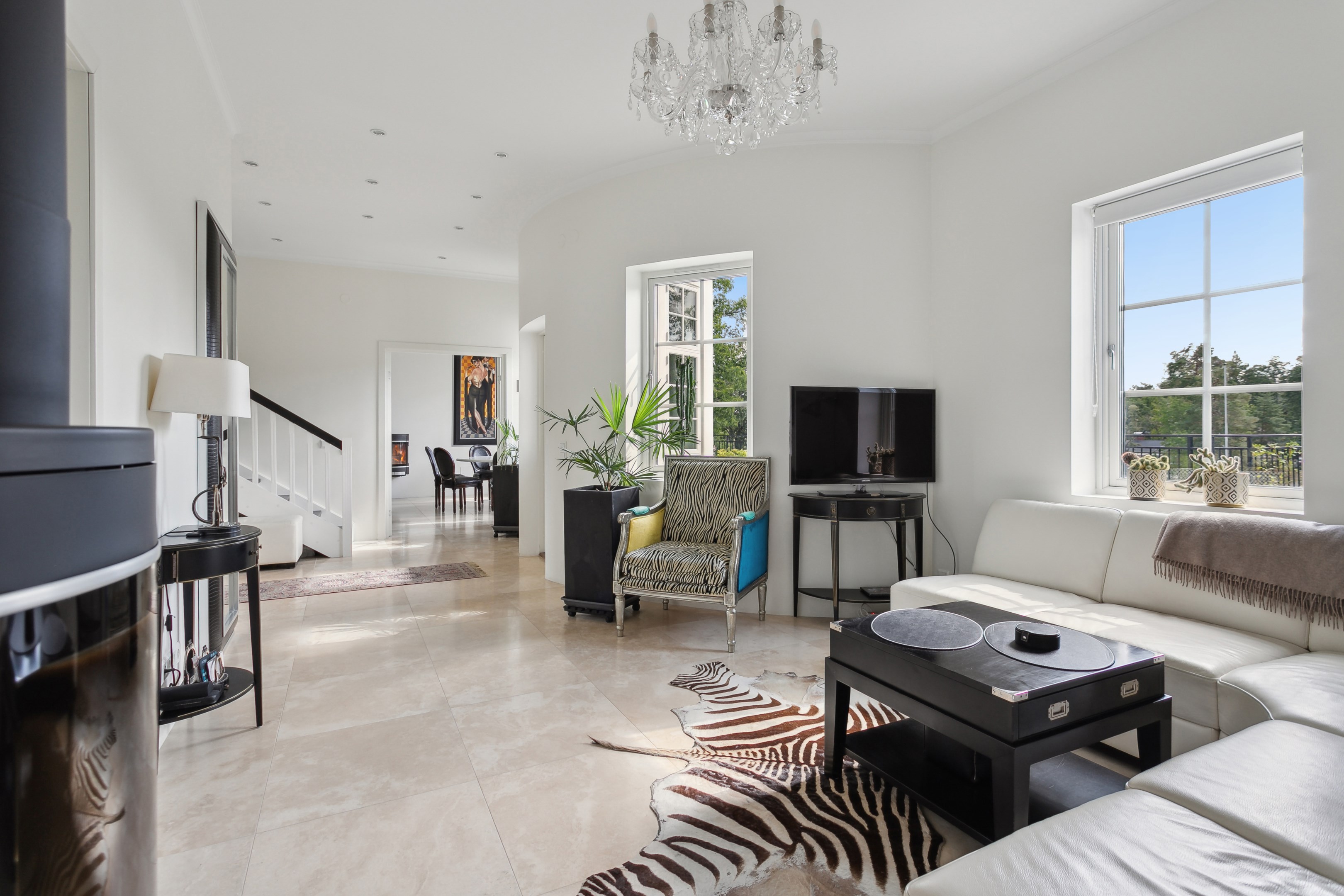 Härlig takhöjd och ljusinsläpp