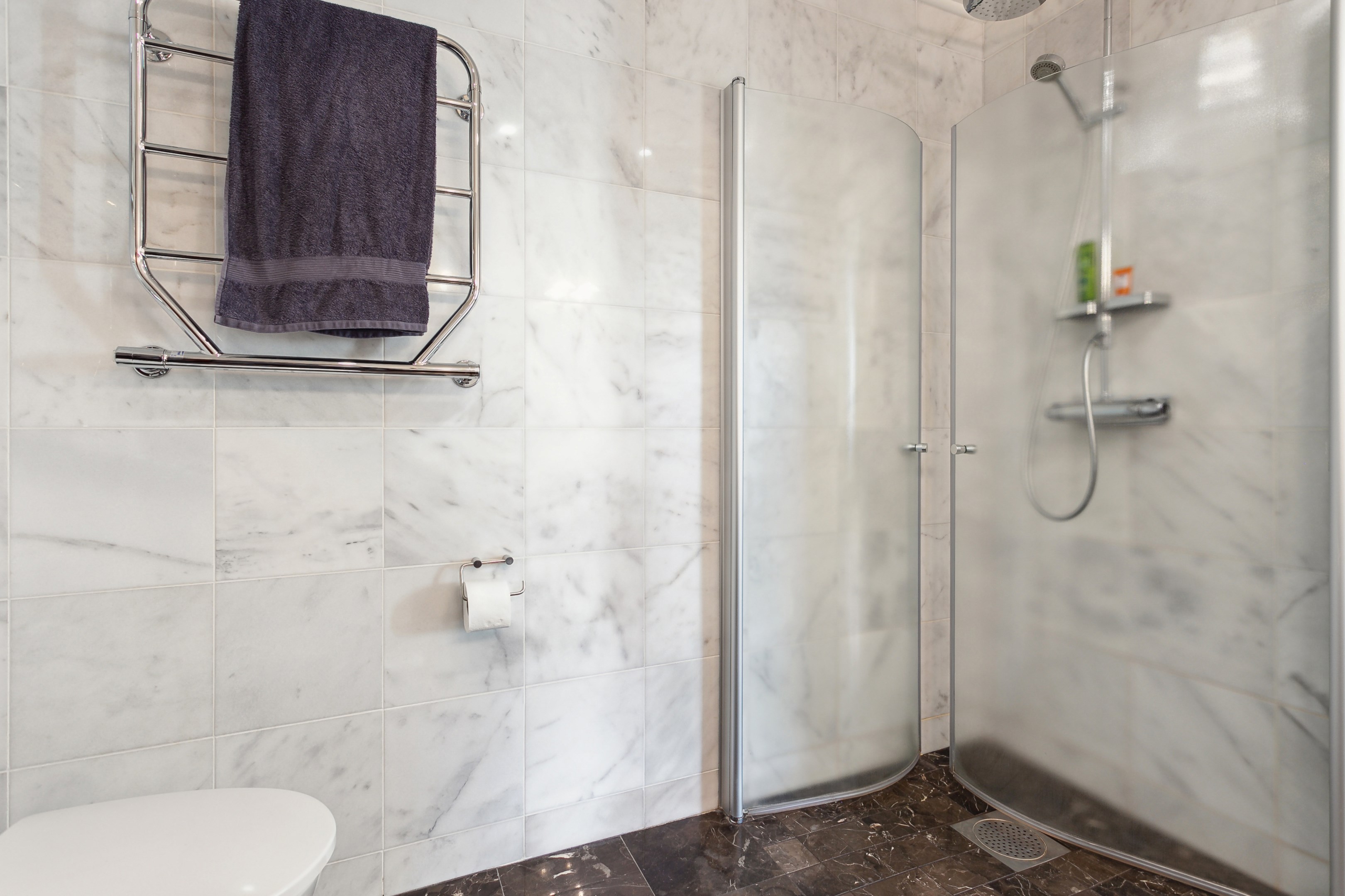 Duschhörna med takdusch