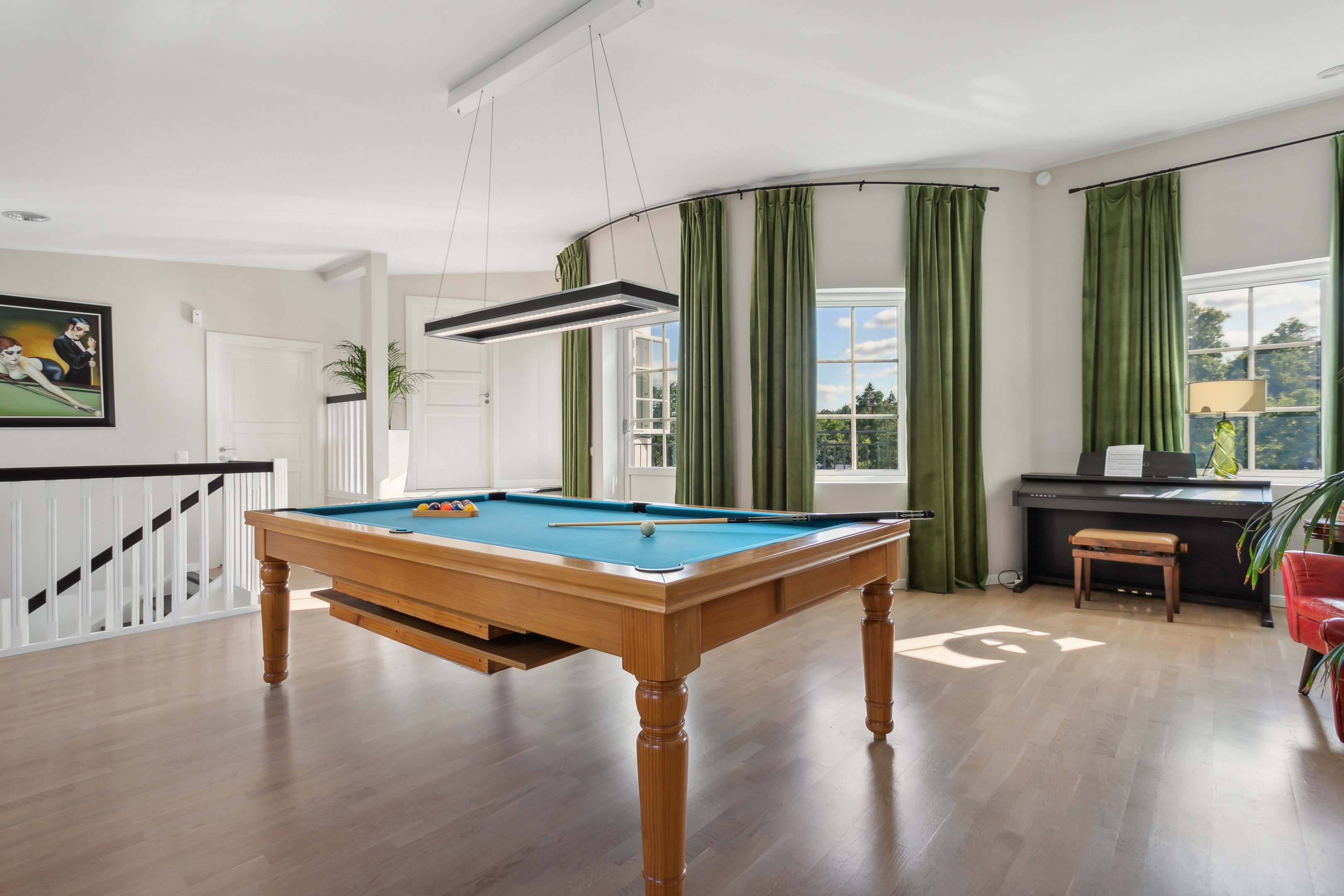 Allrummet fullkomligt badar i ljus