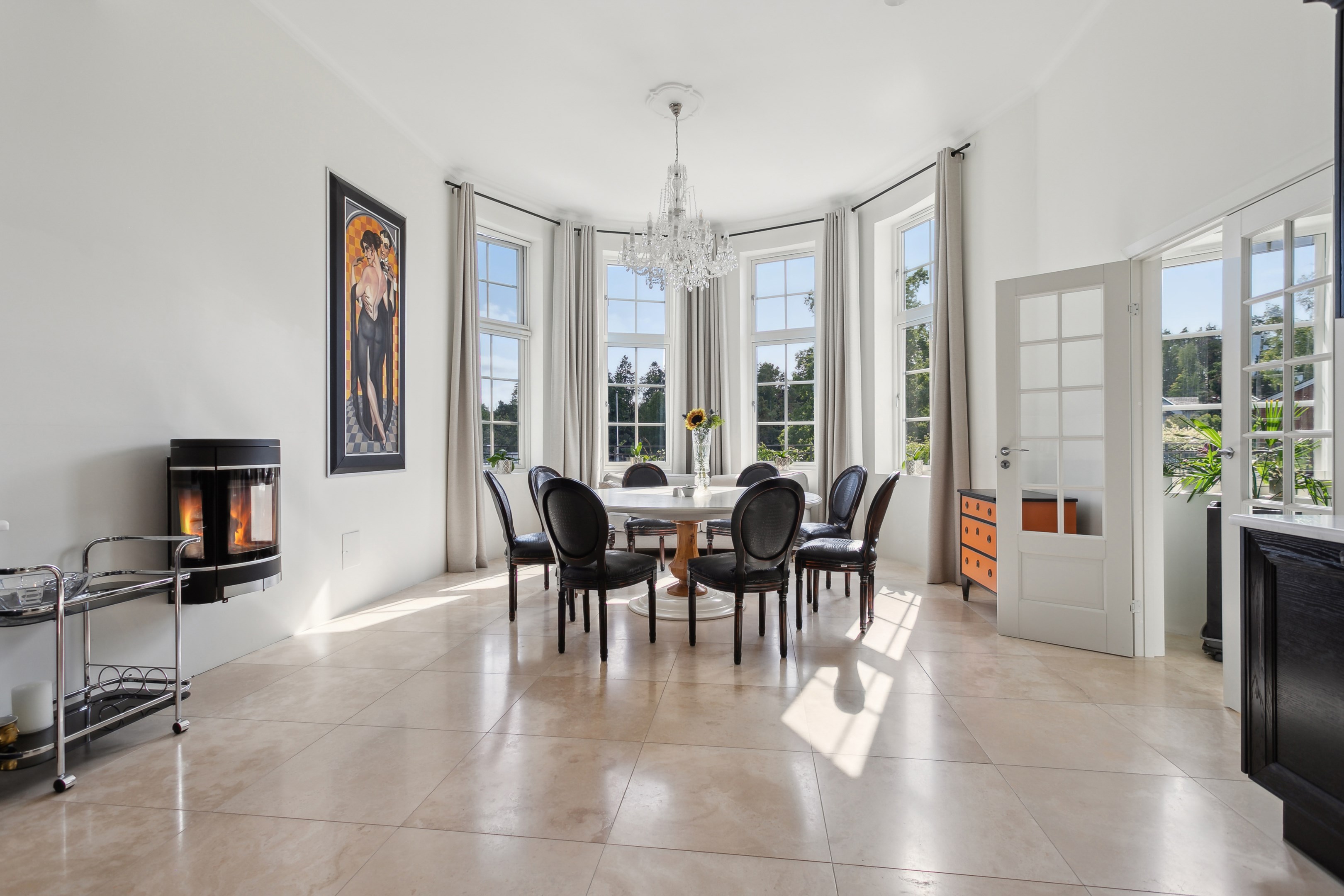 Matplatsen kan nyttjas som vardagsrum om man så vill