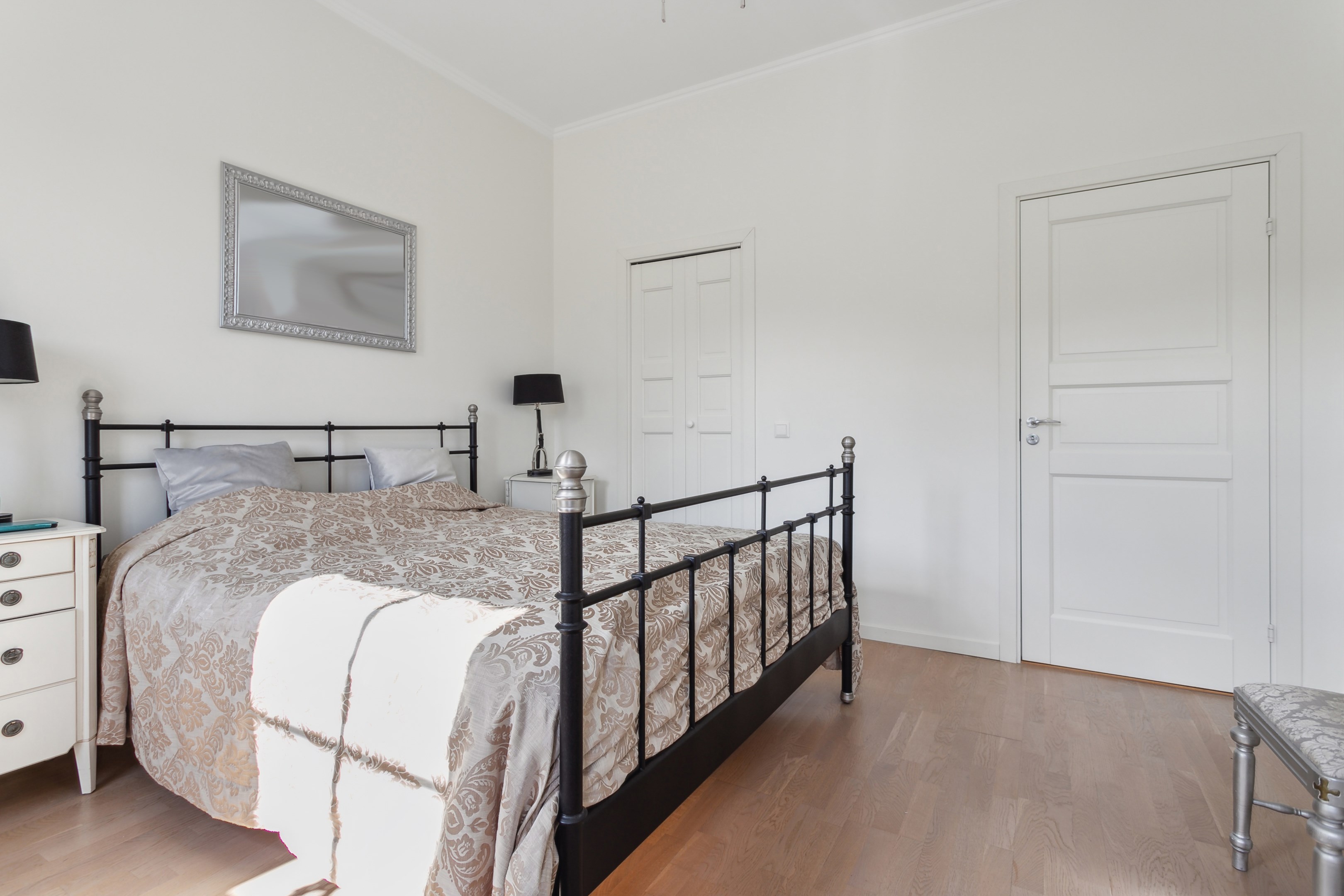 Access till egen klädkammare och badrum