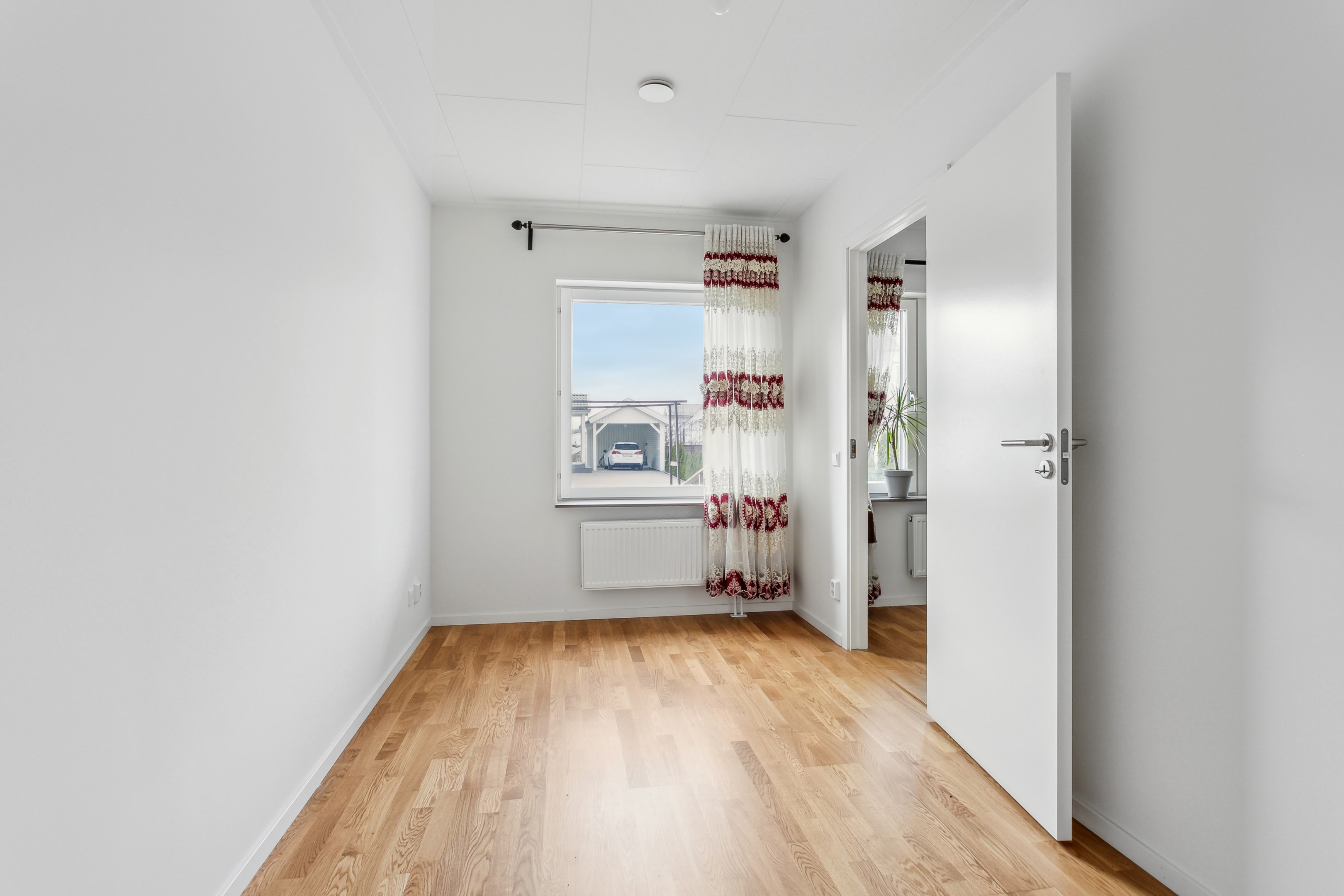 Sovrum 2 sett från en vinkel