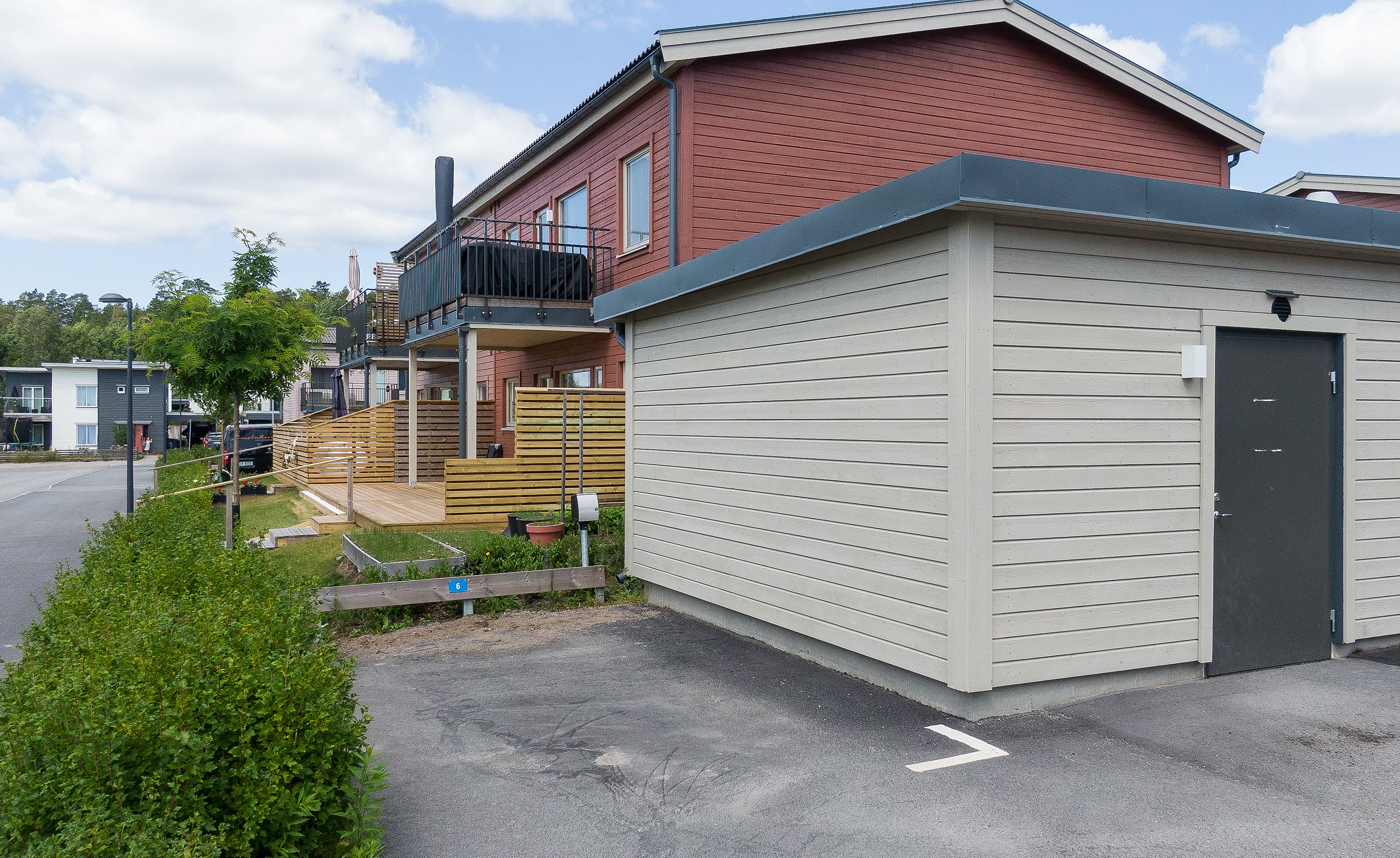 Parkeringsplats precis vid bostaden