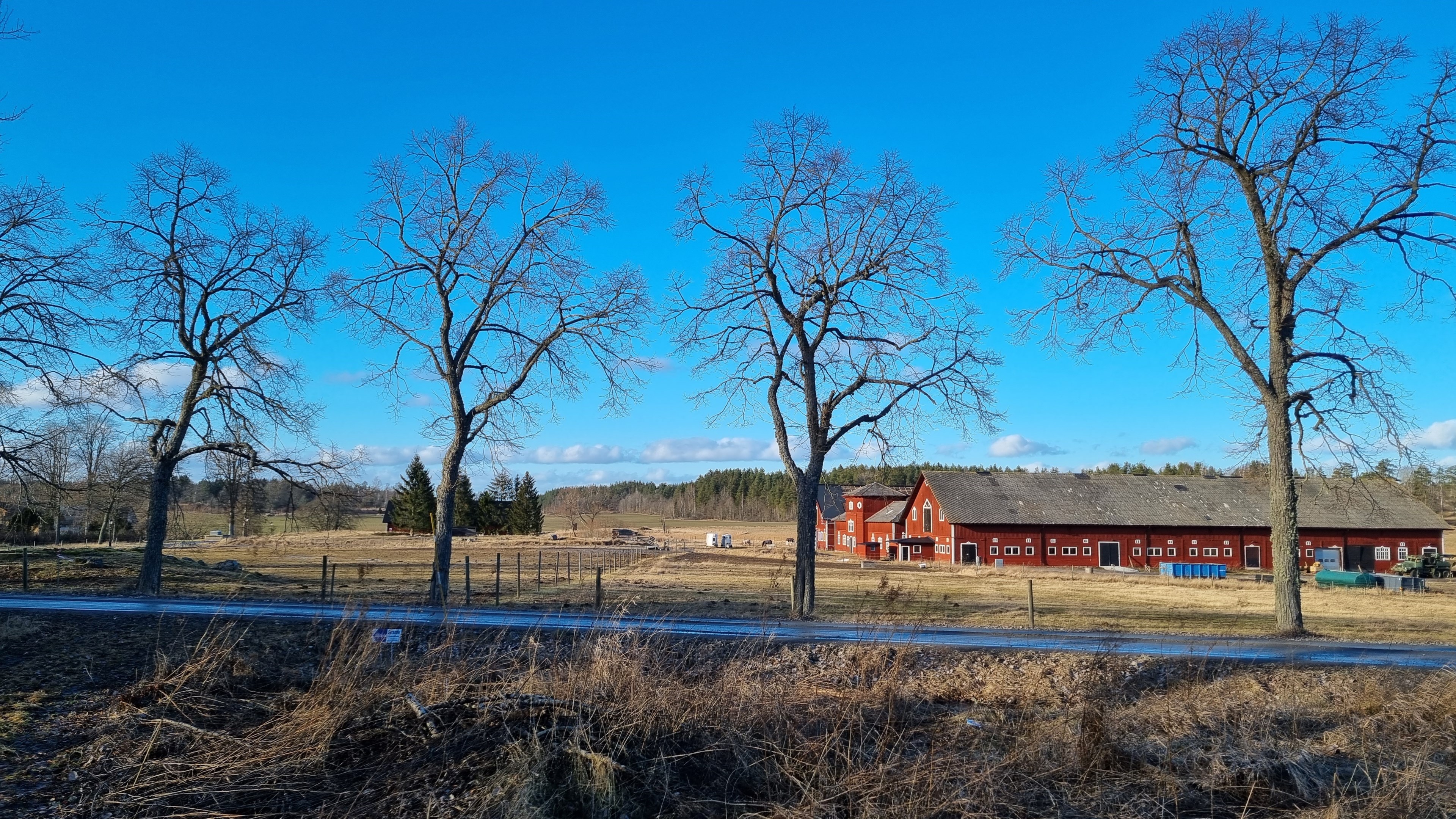 Utsikt från tomten mot Bolltorp