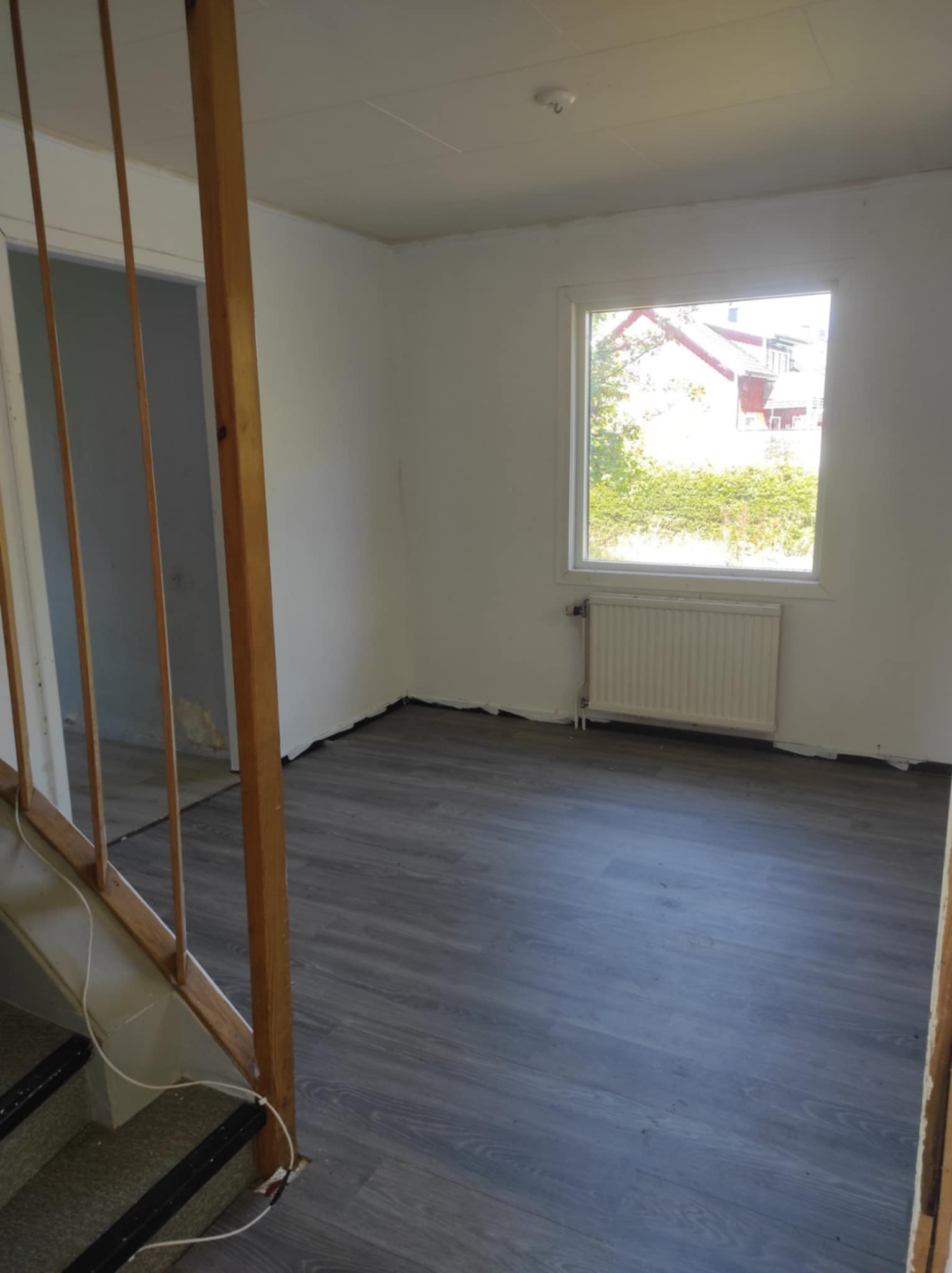 Litet rum innanför hallen