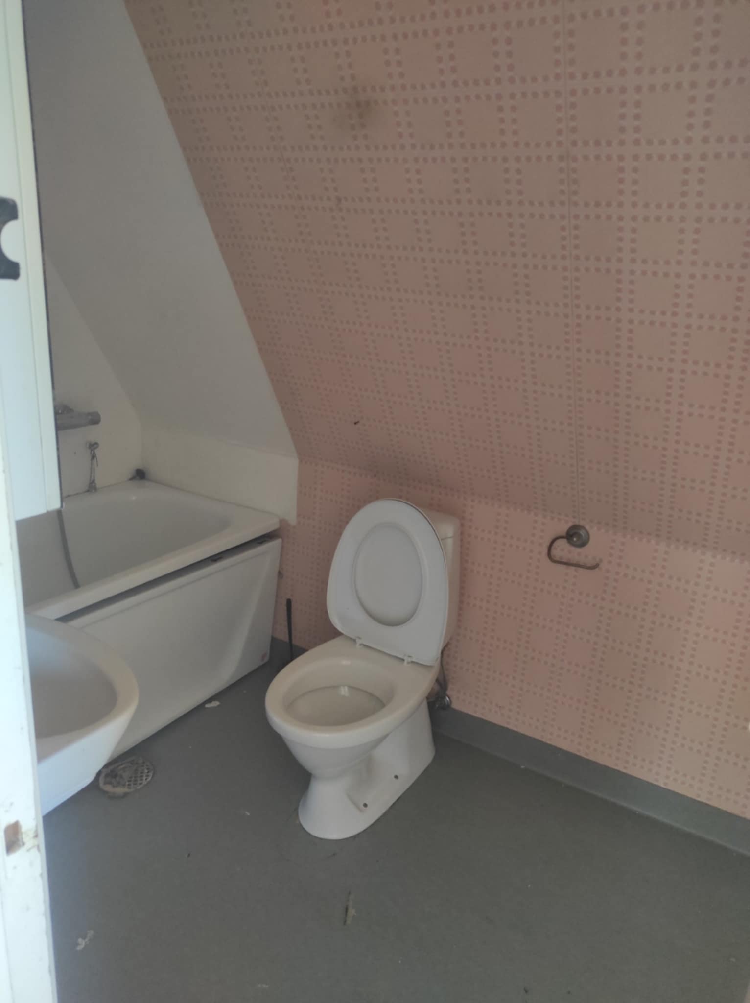 Badrum med badkar, ovanvåning