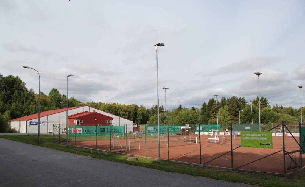 Tennishall i närområdet
