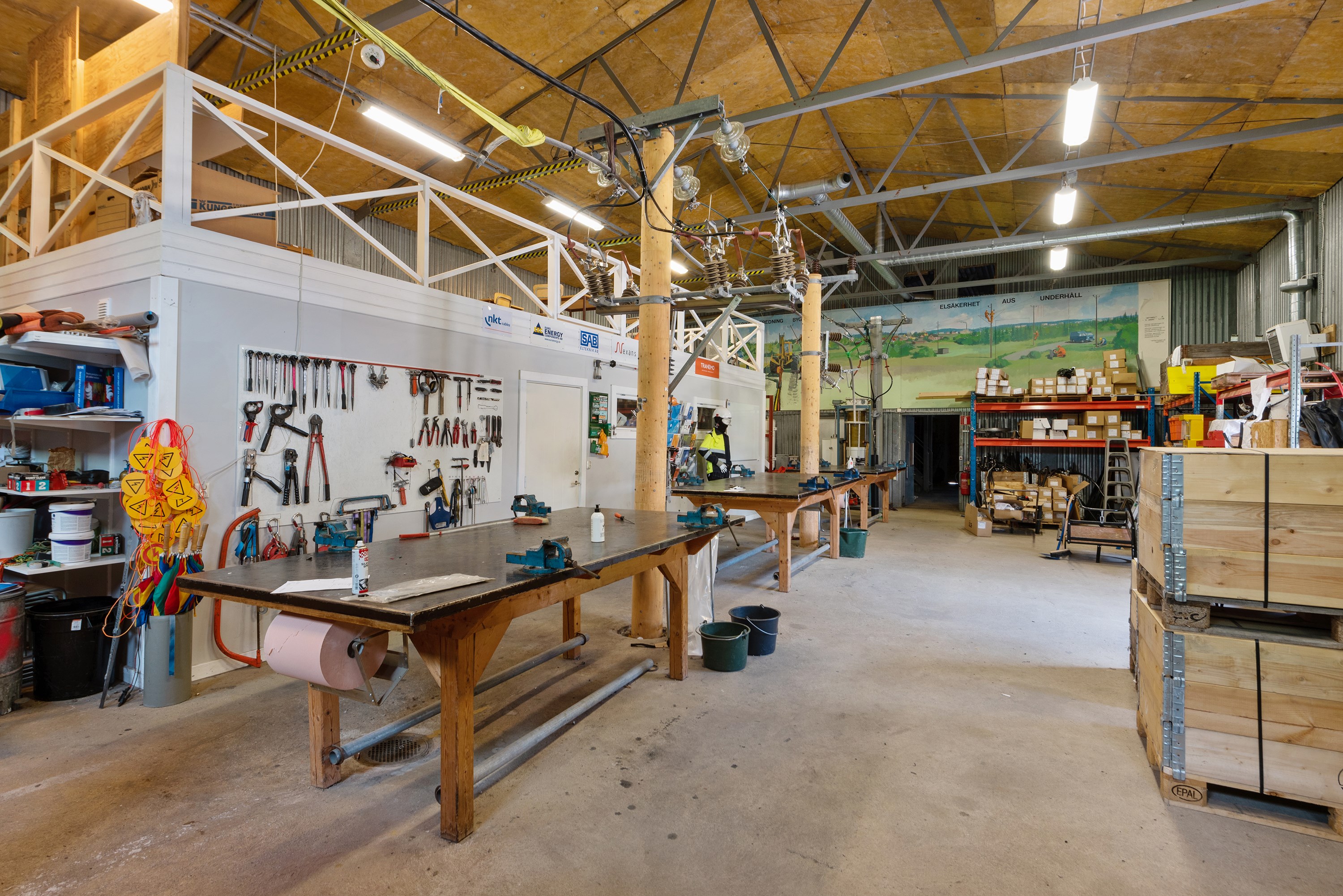 Ekonomibyggnad/montagehall som hyrs ut