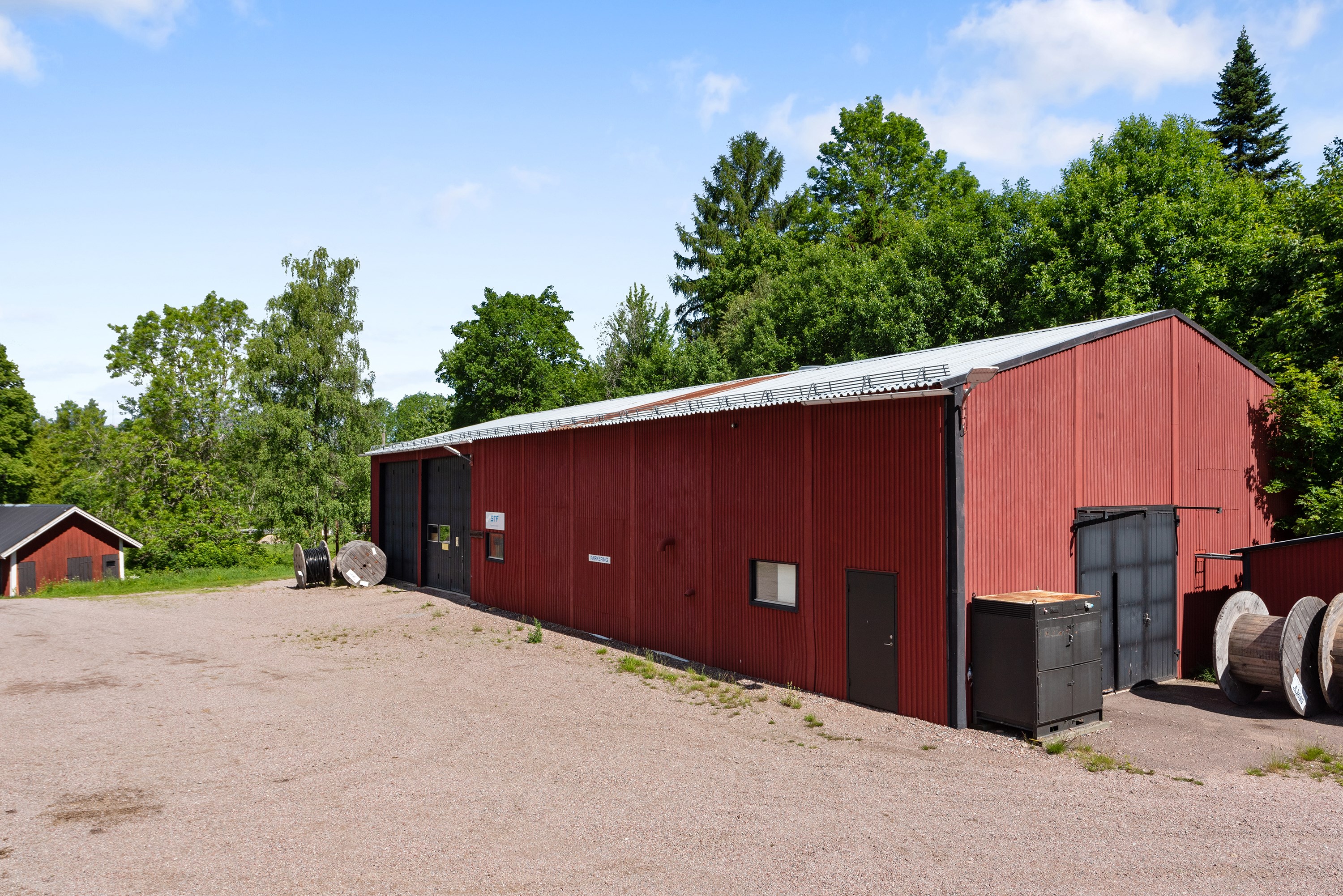 Ekonomibyggnad/montagehall som hyrs ut