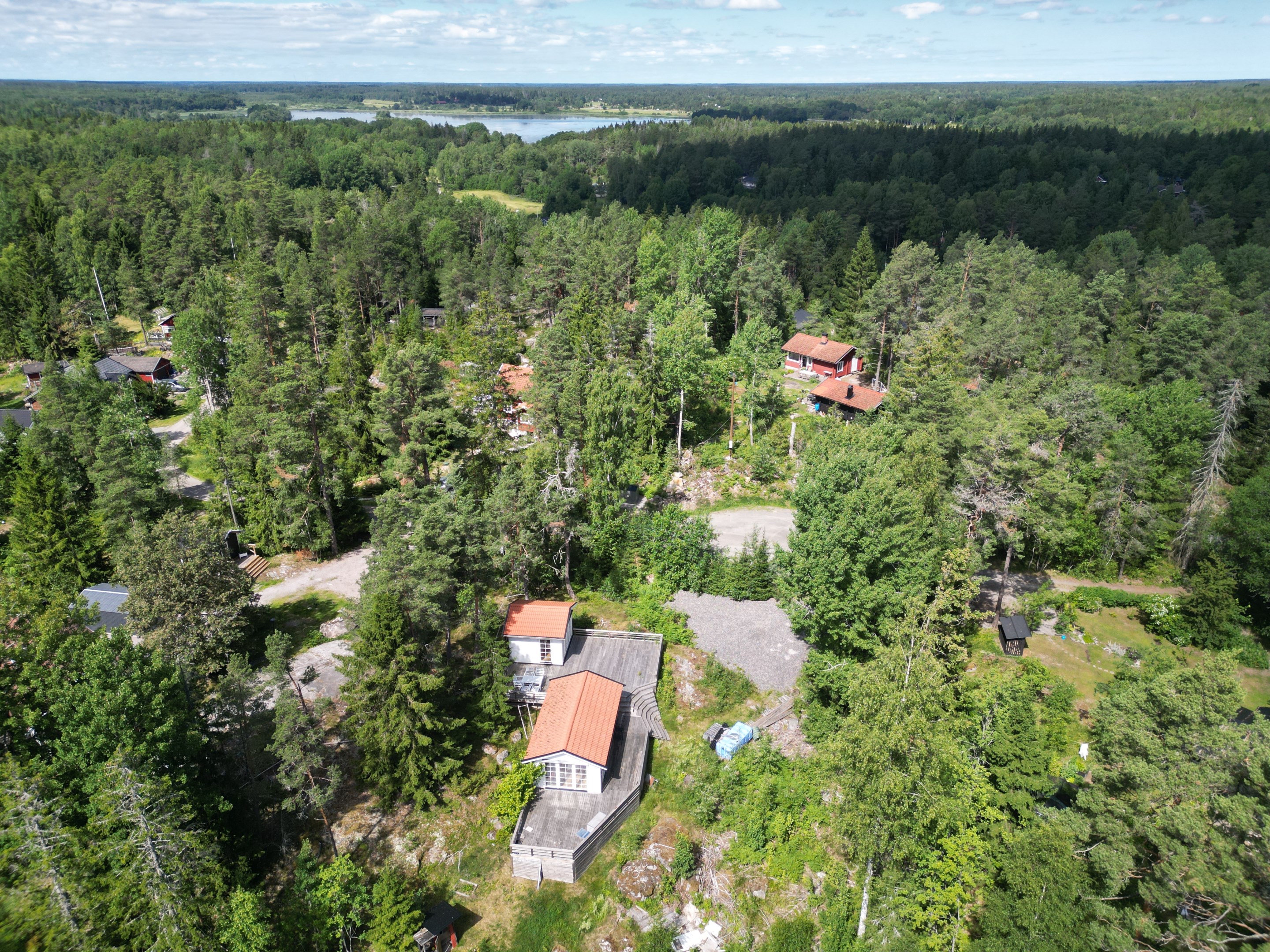 Fastigheten med sjön Sottern inom cykelavstånd