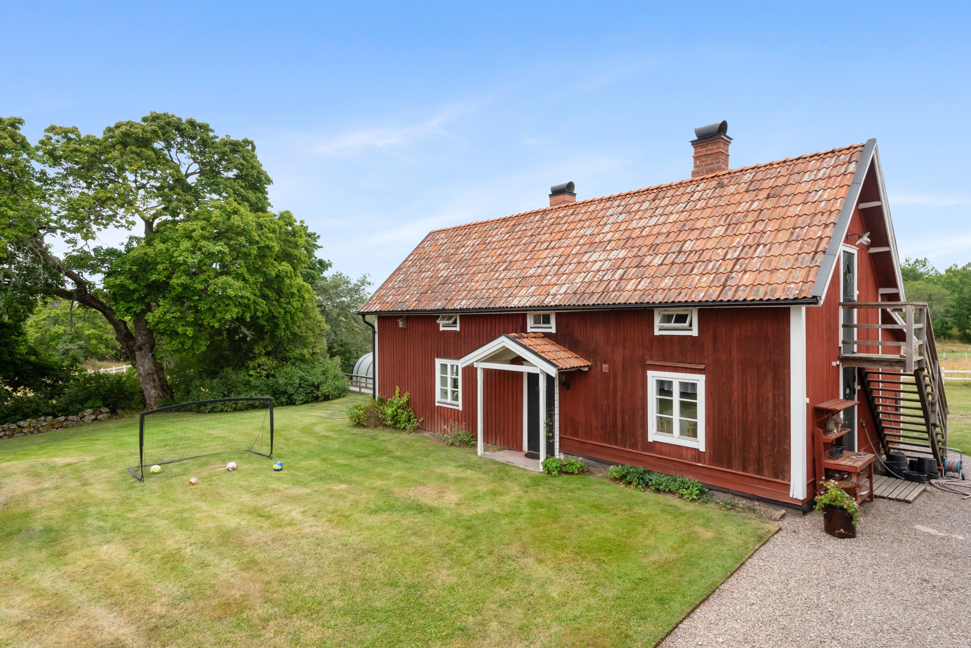 Drängstuga med pannrum och två lägenheter