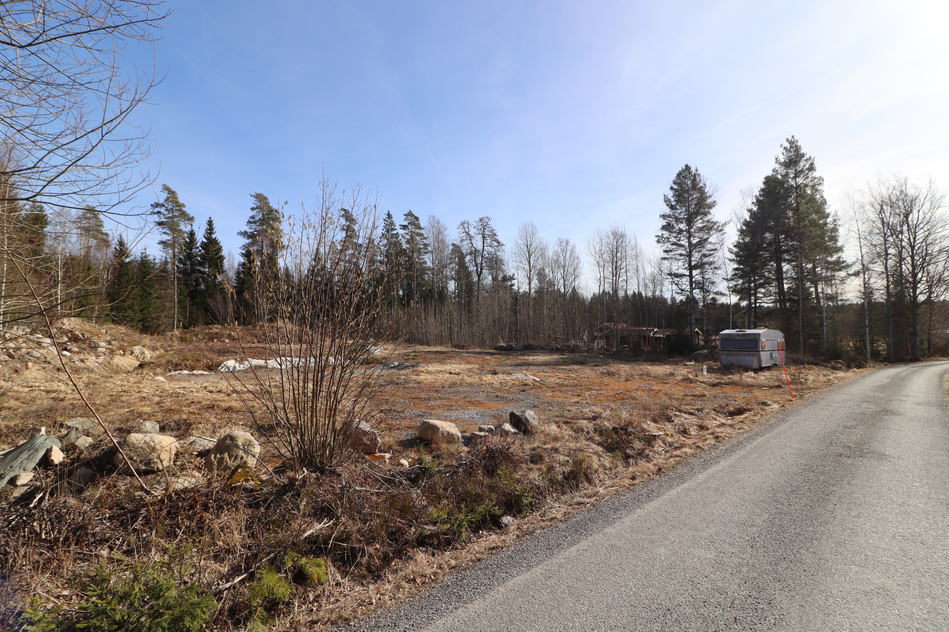 Klart med väg fram. Sättrabyvägen går förbi.