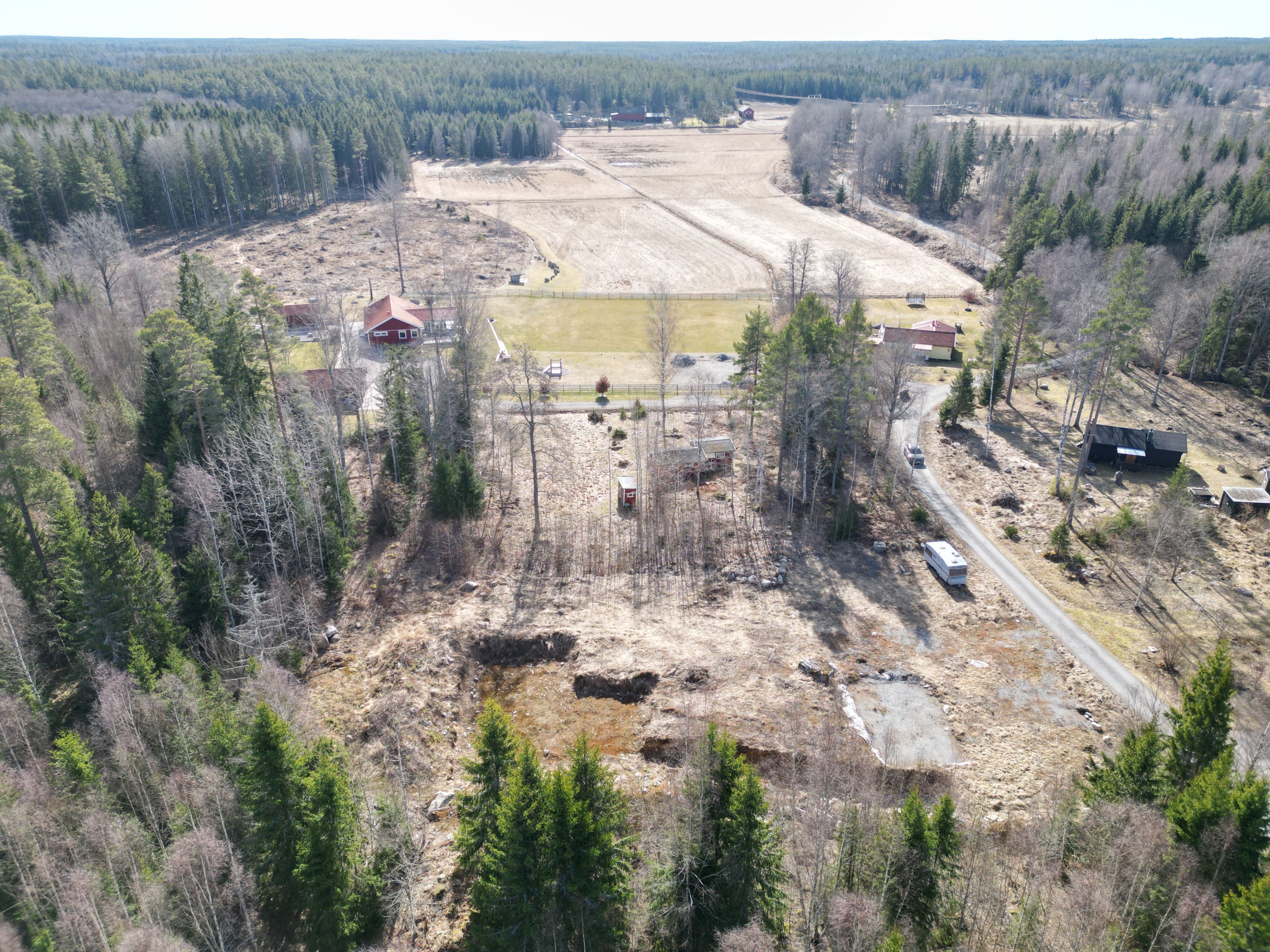 Drönarbild med omgivningar
