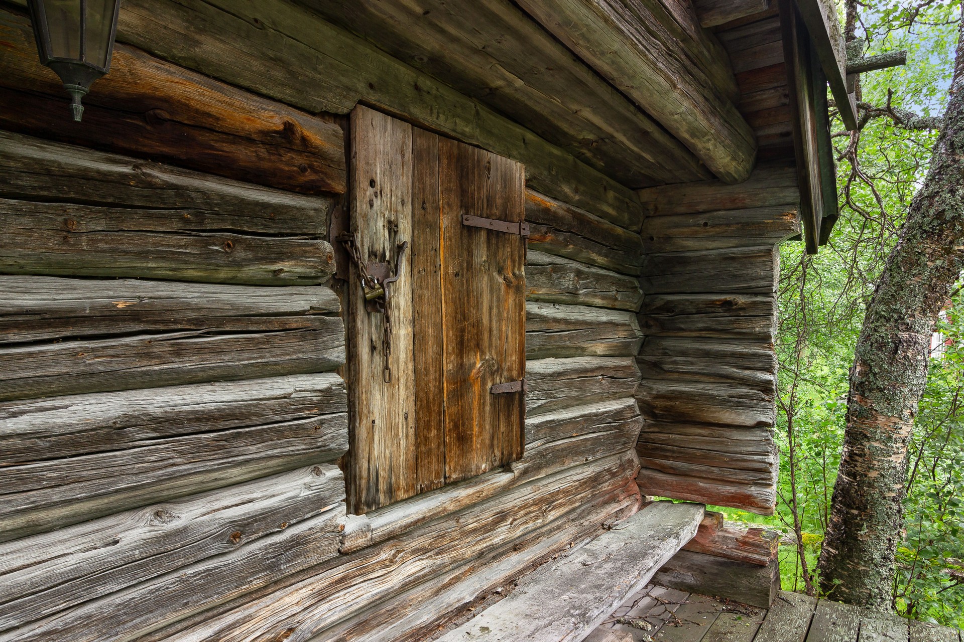 Yttre dörren i original, till gästrummet