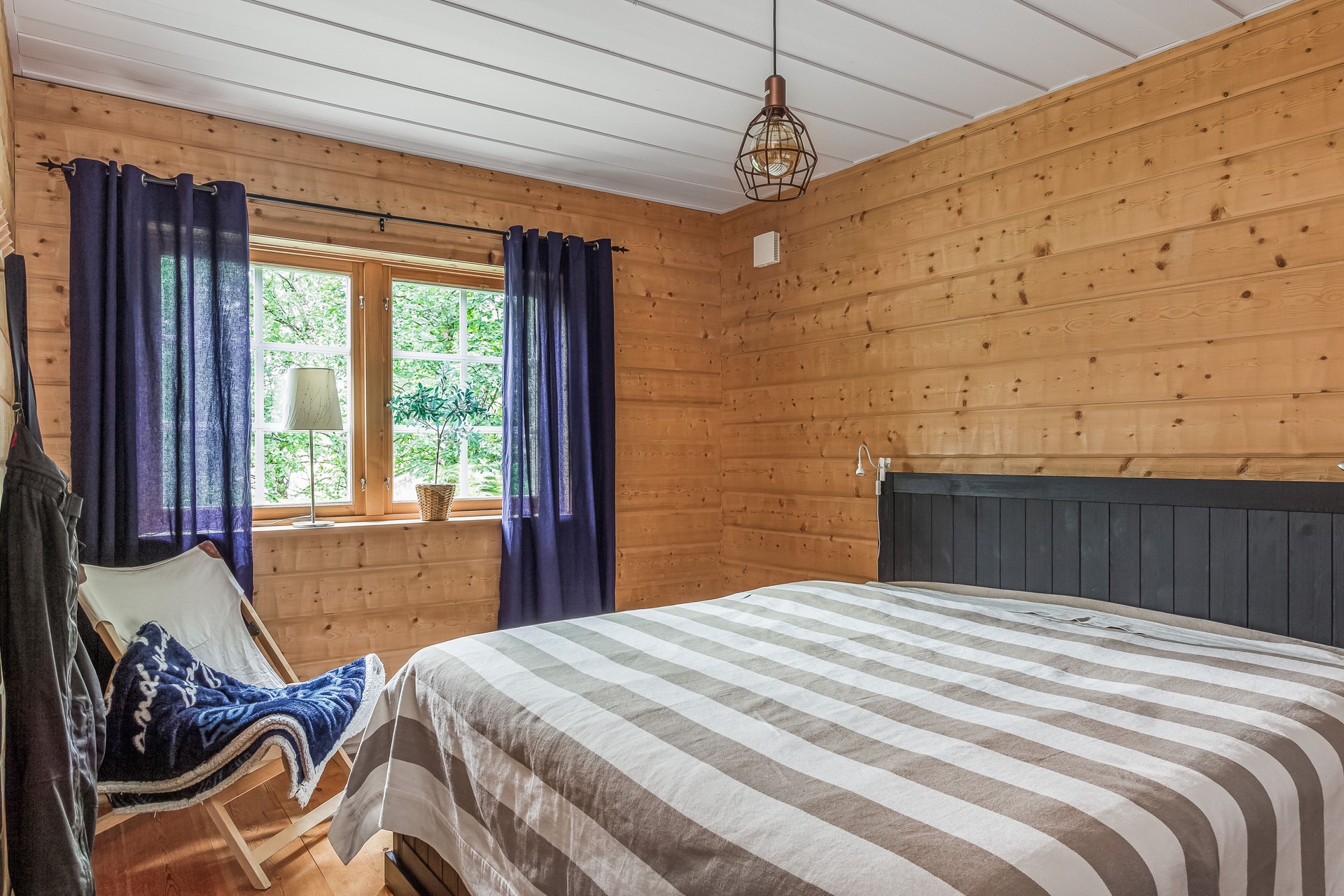 Sovrum 2 (master bedroom)