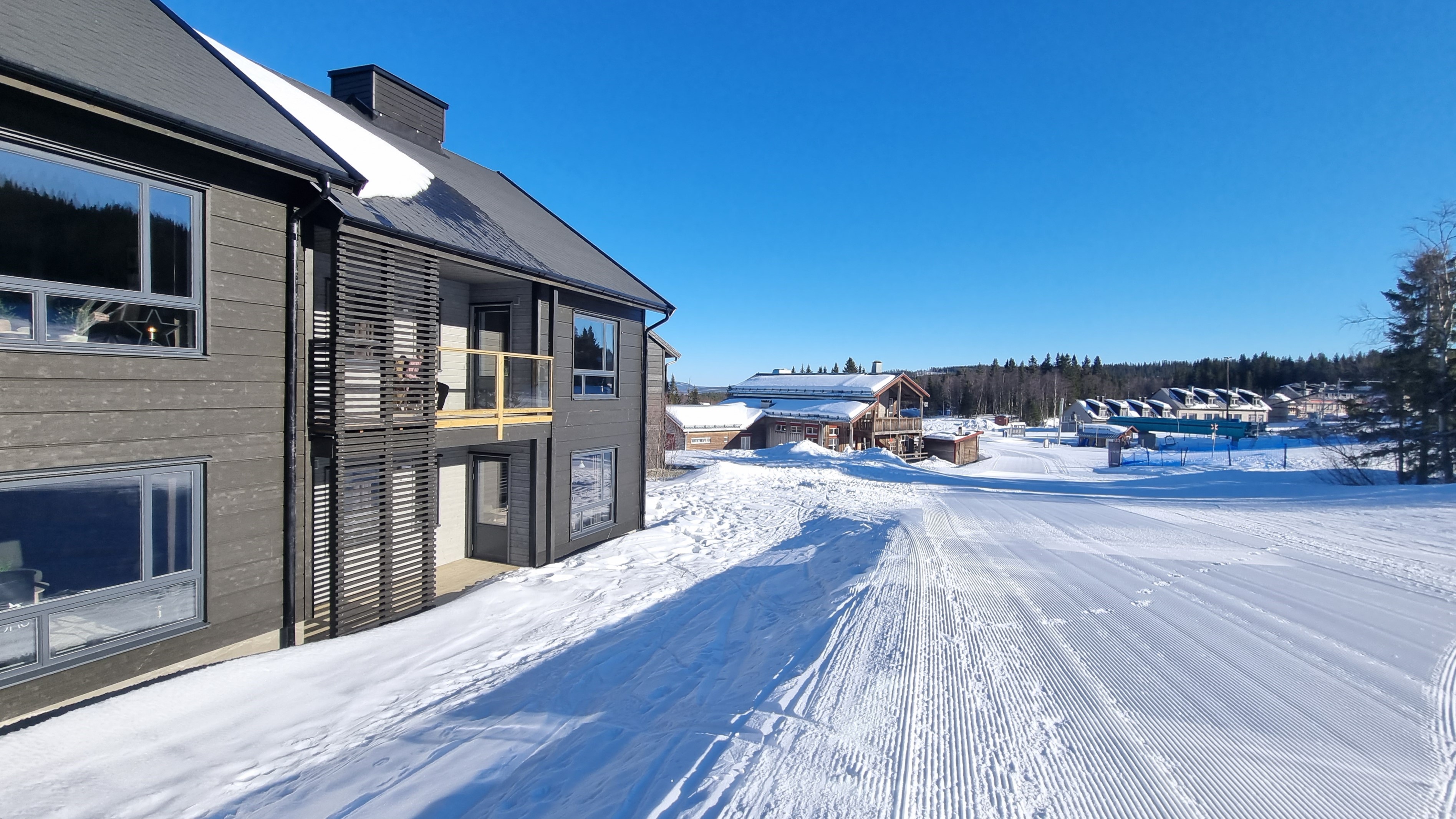 Uteplatsen, 5 meter från pisten!