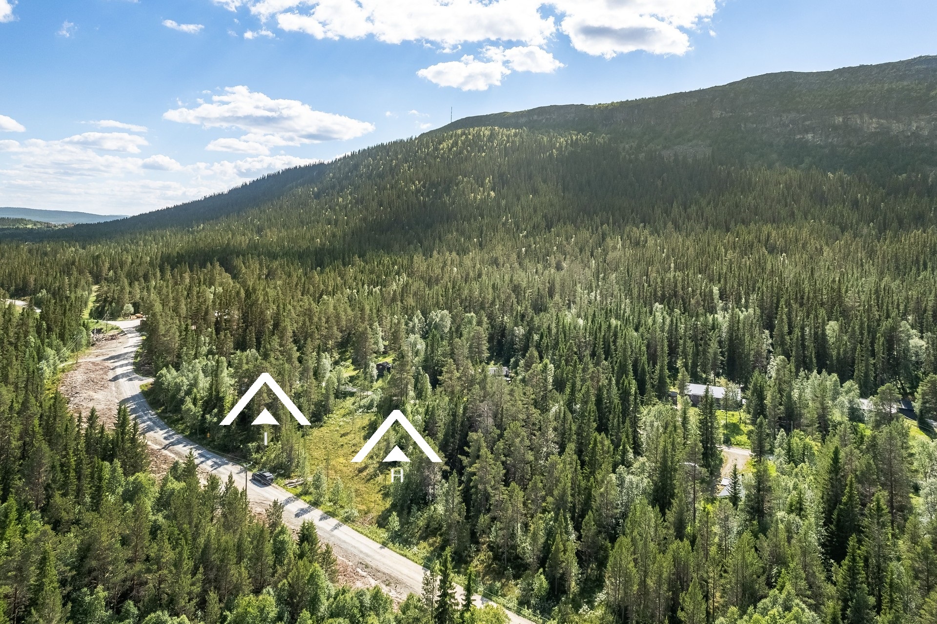 Tomter markerade med ungefärlig placering på bild