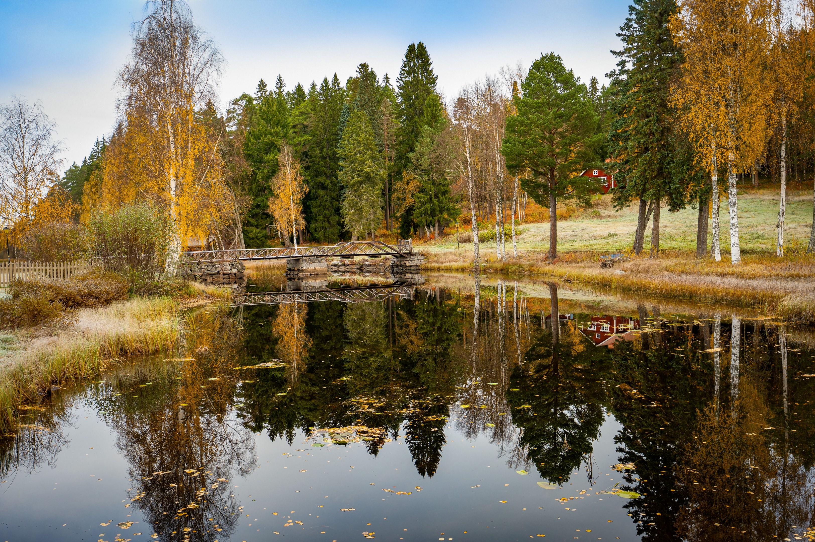 Nedre Fläsmasjön ligger alldeles i närheten med fin badstrand