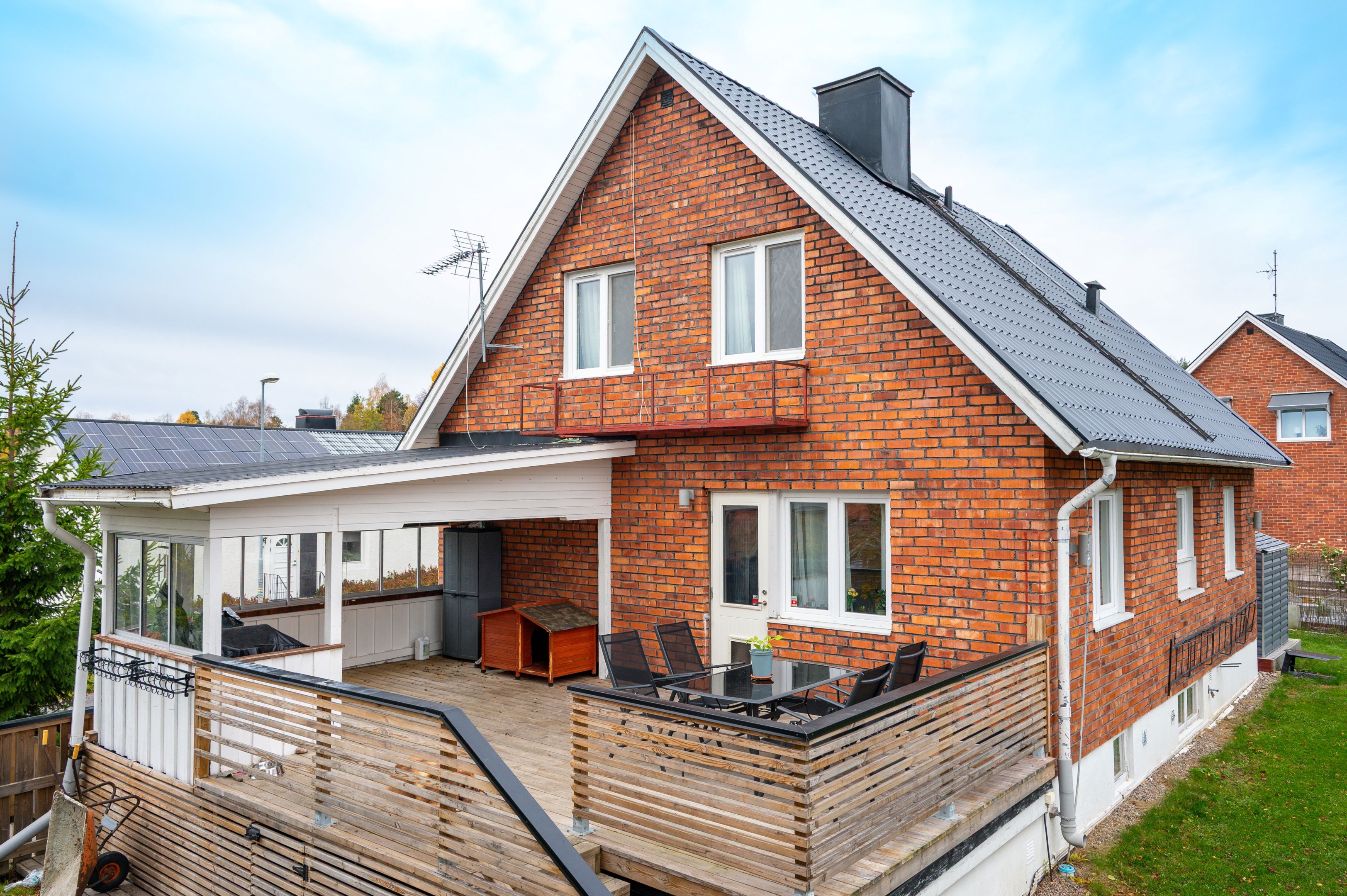 Altan mot söder med utsikt mot Hudiksvallsfjärden