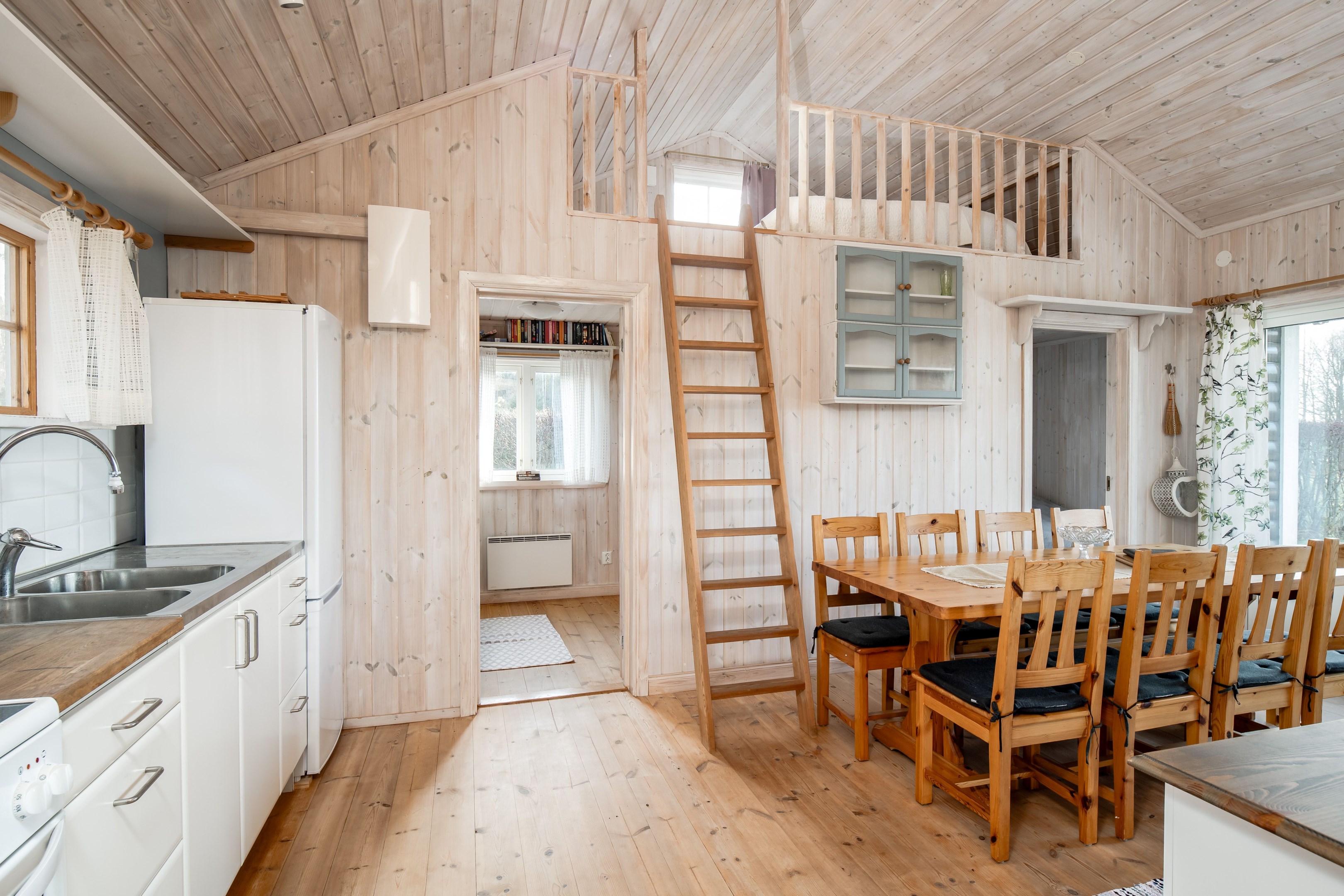 Två sovrum samt sovloft