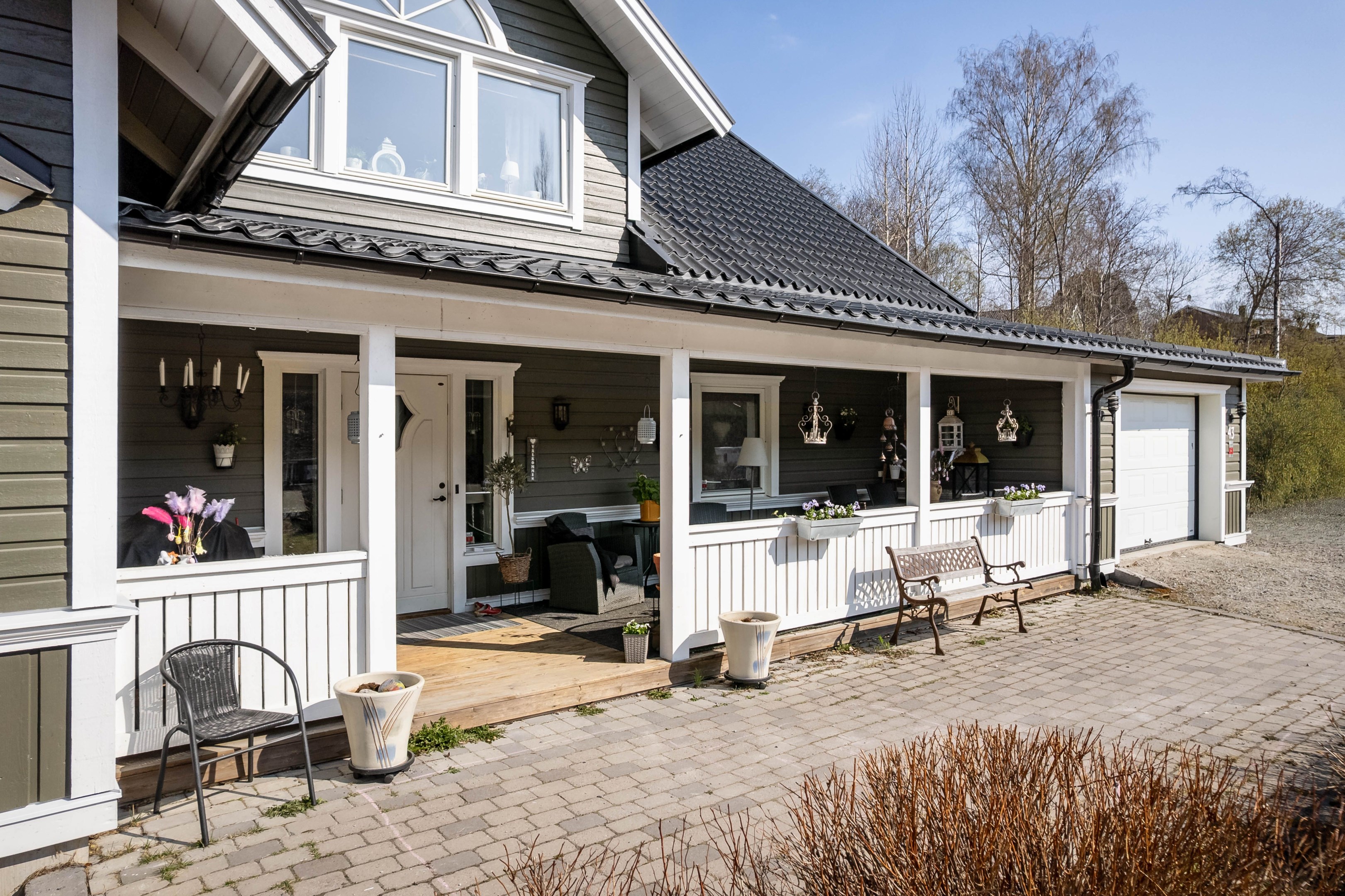 Altan under tak mot söder