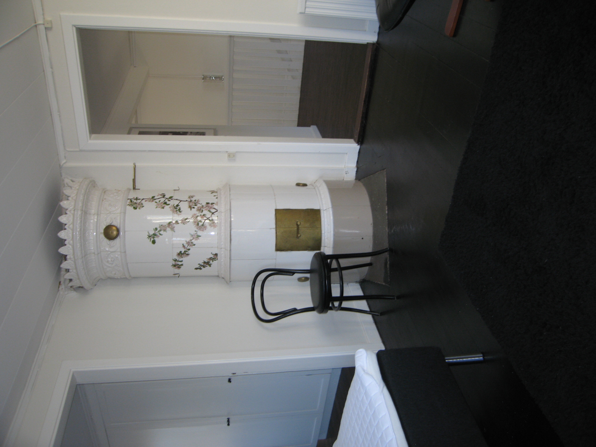 Sovrum 4 med kakelugn