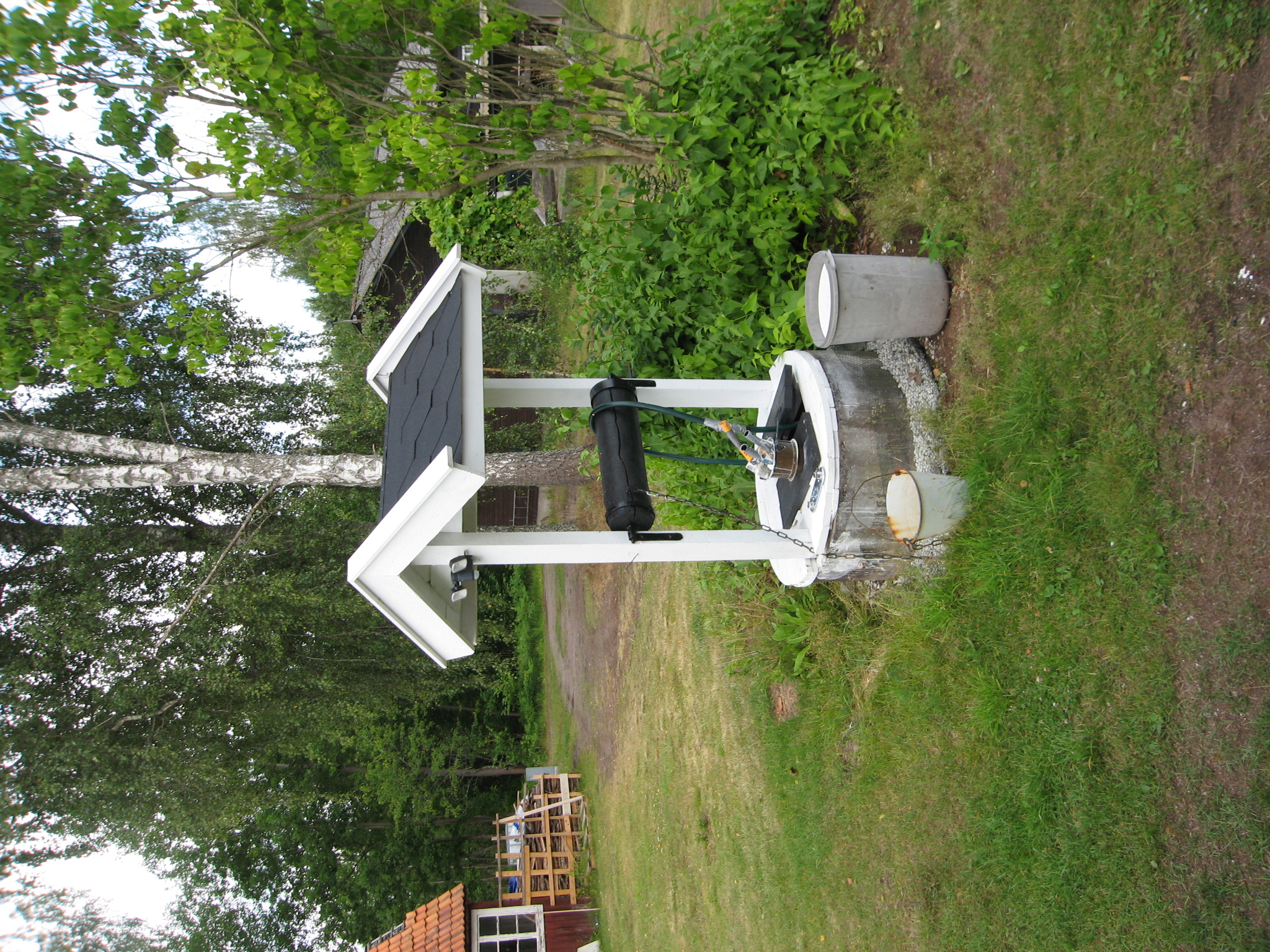 Äldre brunn med eget vatten