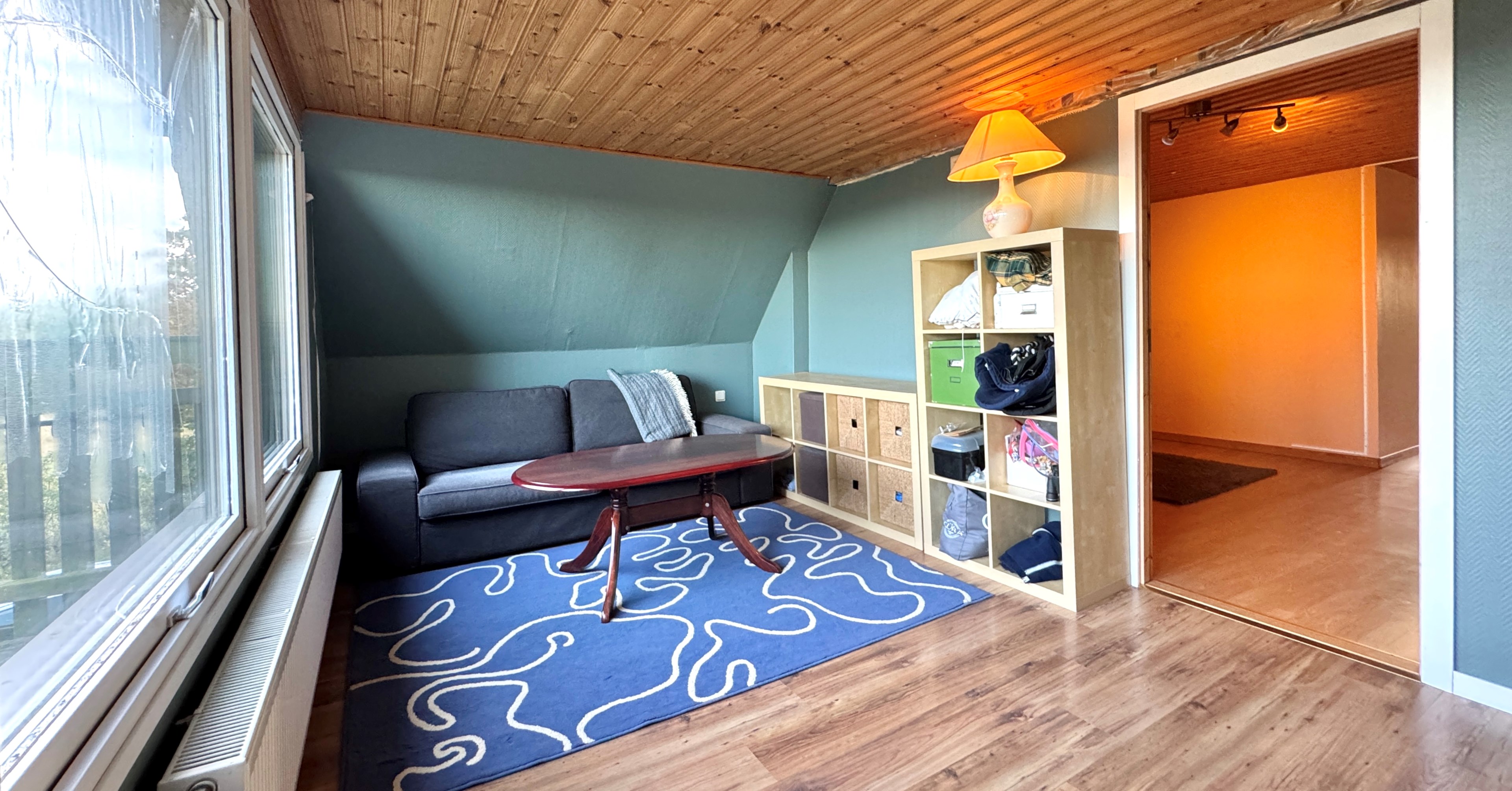 Rum med utgång till balkongen