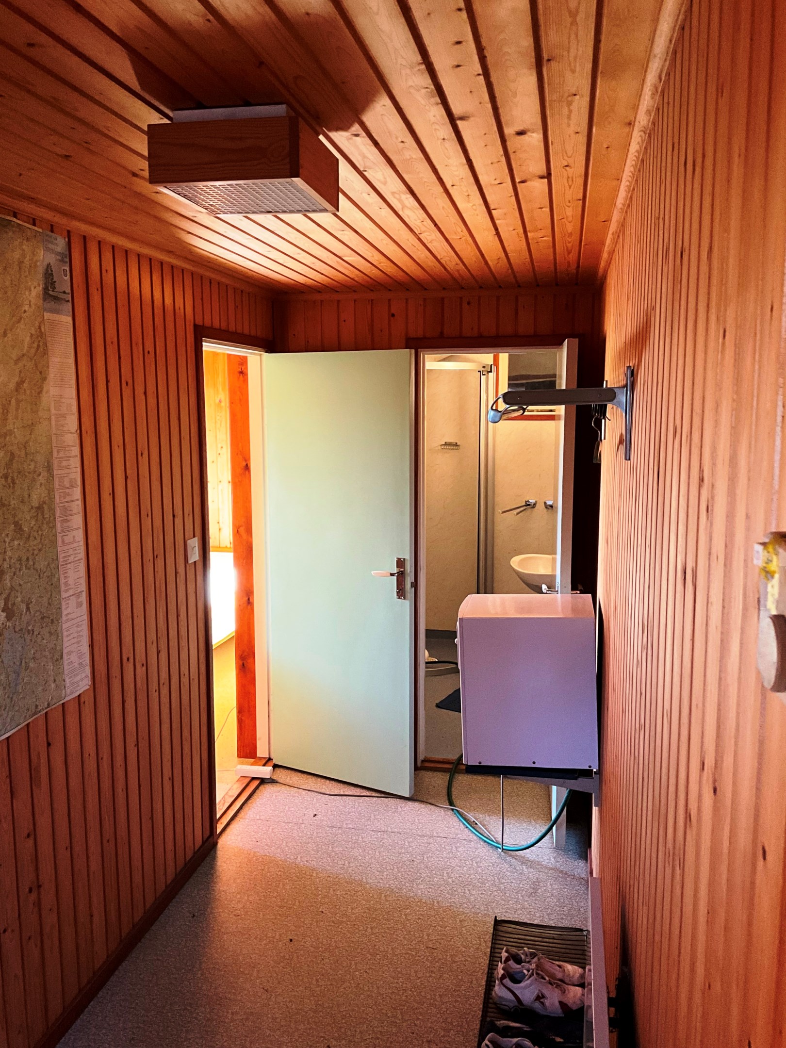 Bad-toilet i kælder