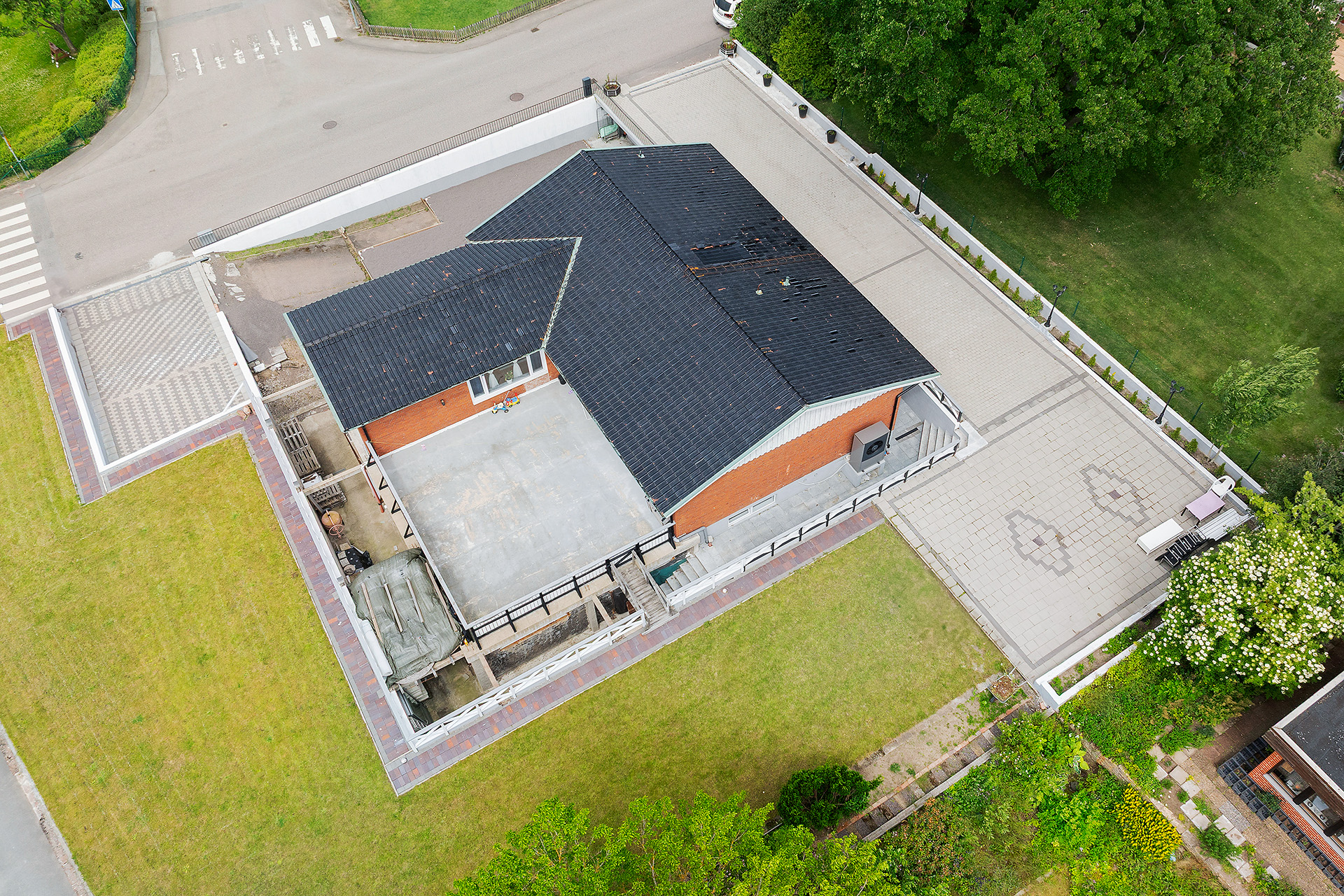 Lättskött tomt med möjligheter