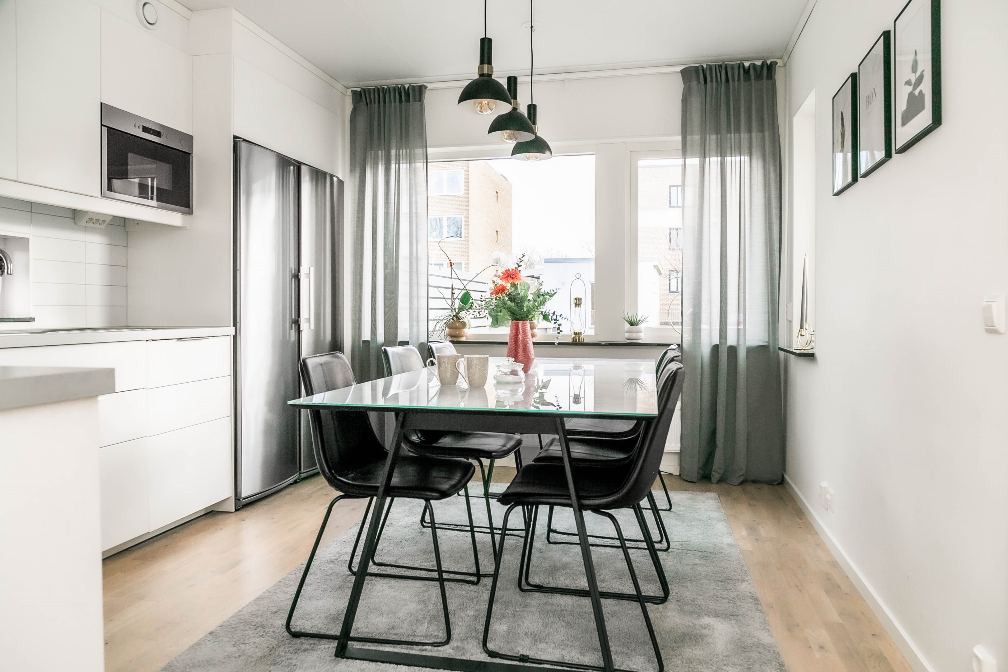 Härlig matplats med mycket ljus