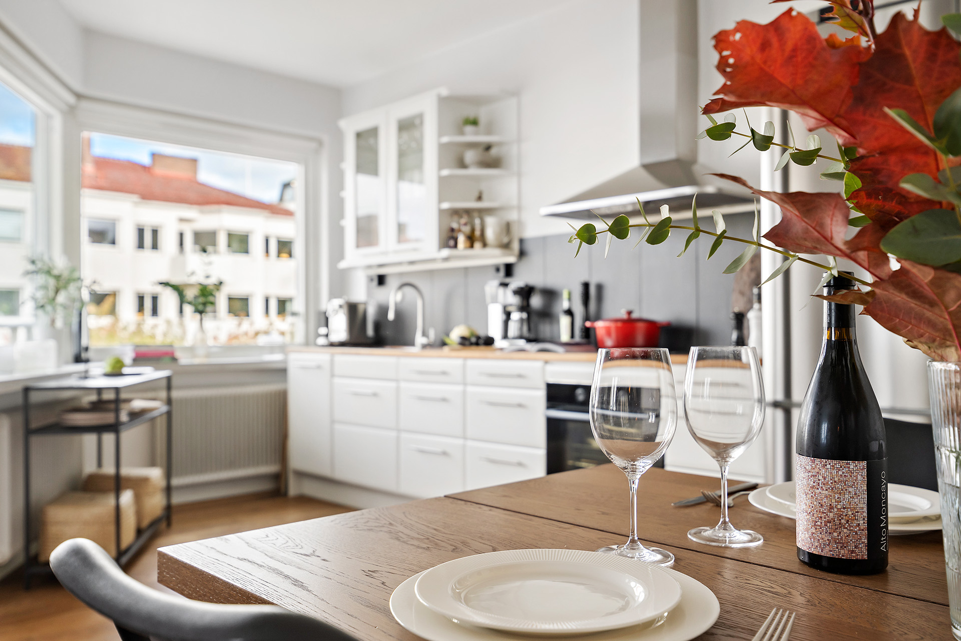 En stor fördel är att du kan förlänga bordet och ha plats till många gäster