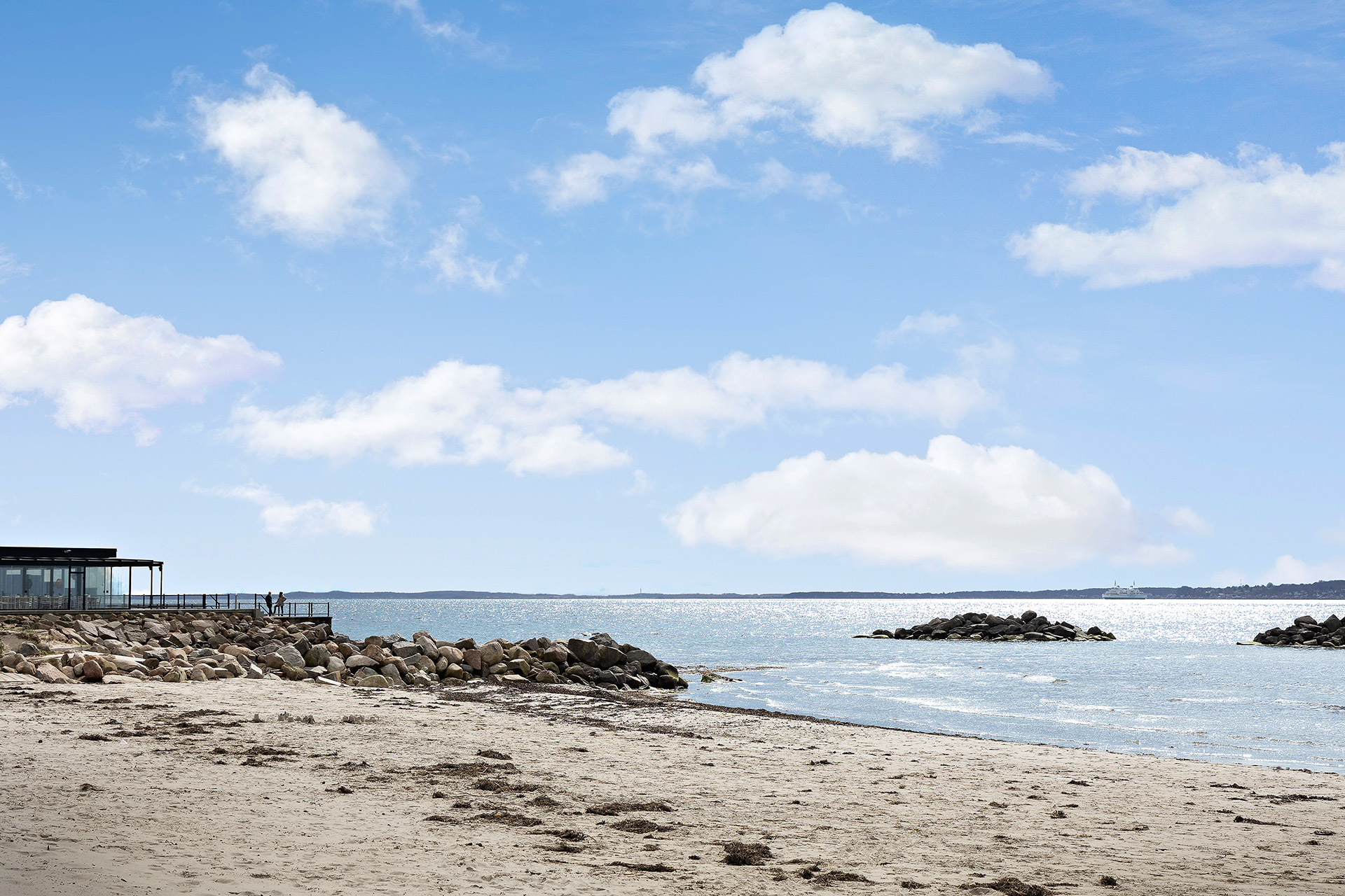 Stranden ett stenkast bort