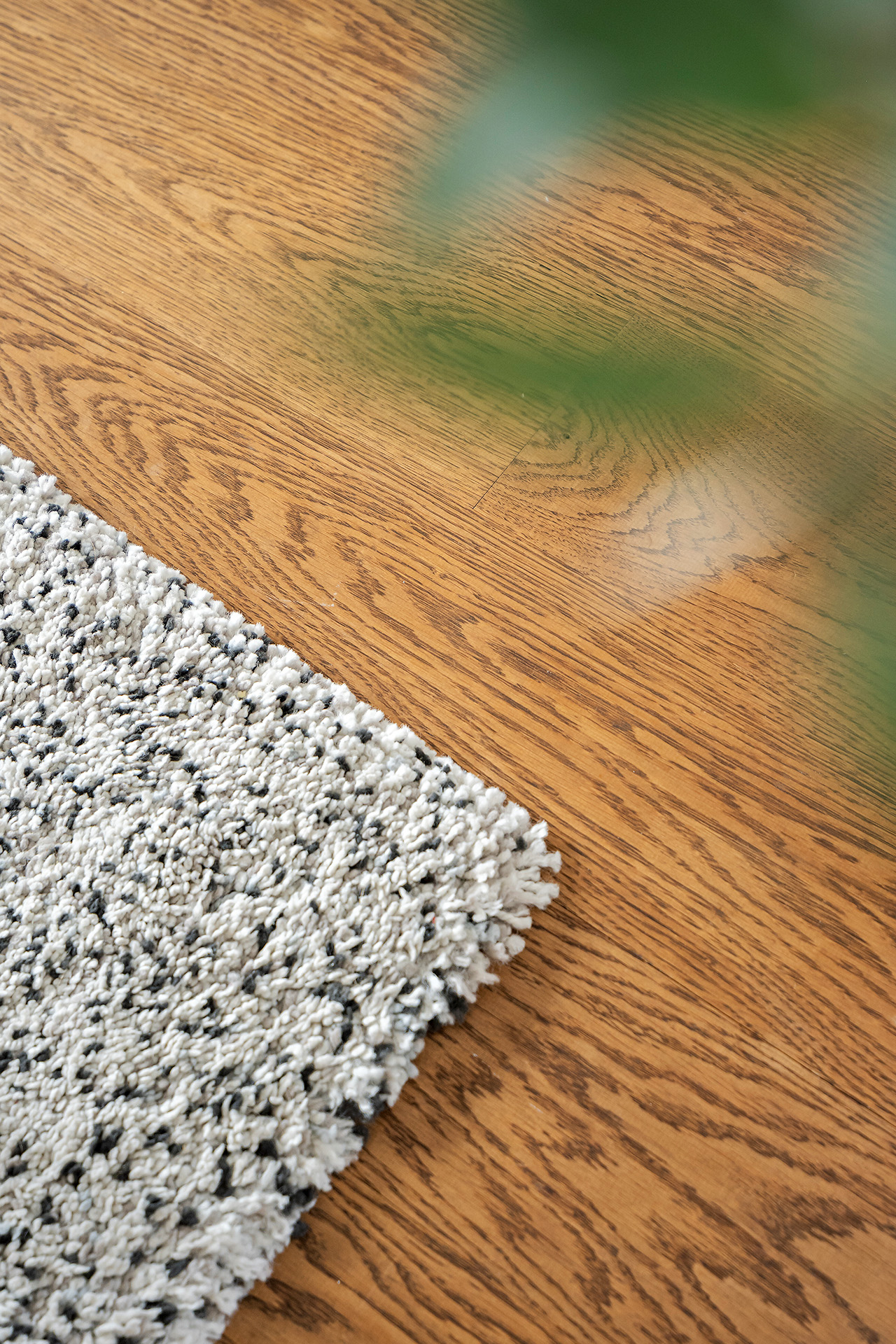 Oljat trägolv i hela lägenheten